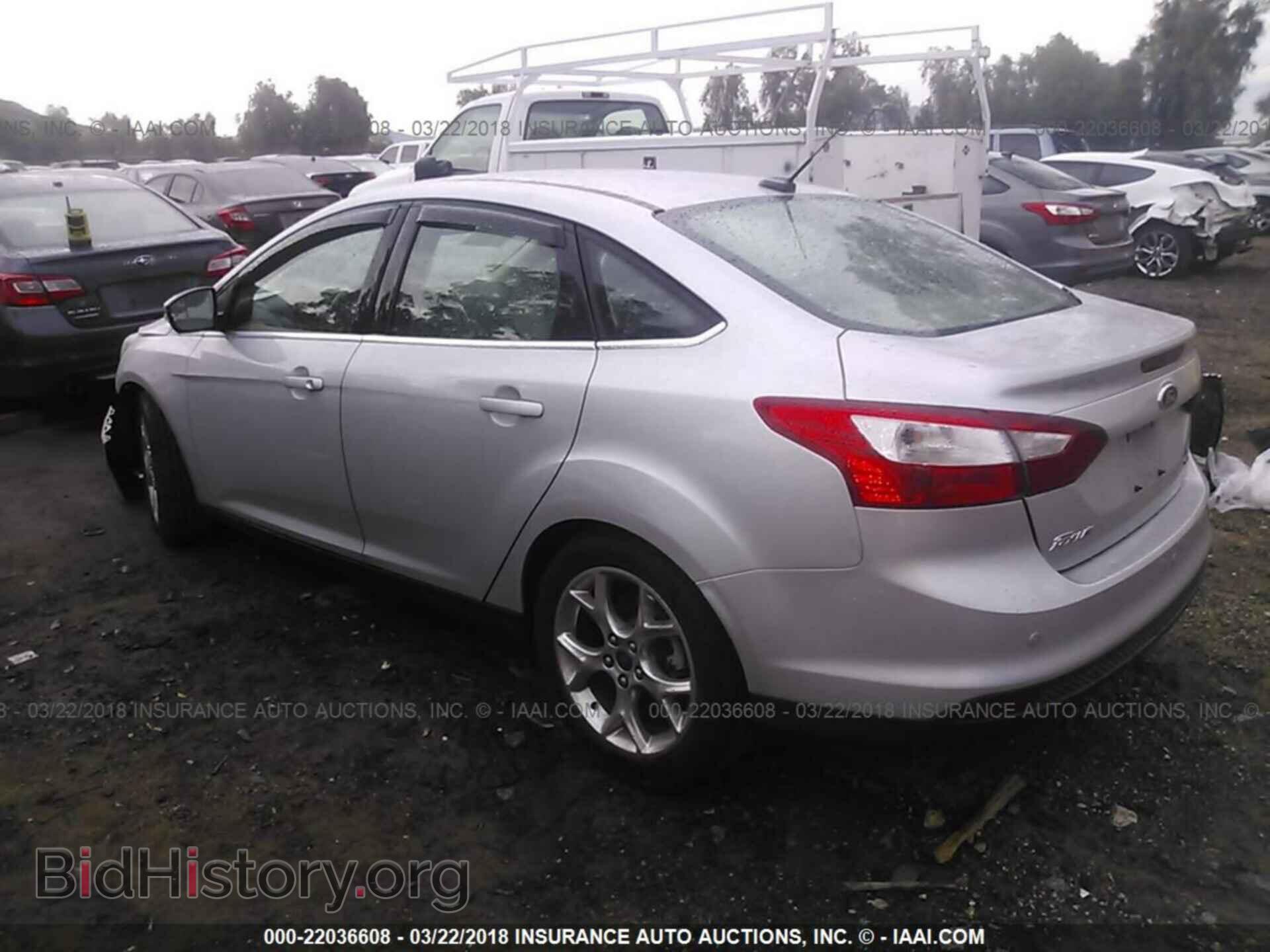 2012 Ford Focus - VIN: 1FAHP3H28CL410480 - Photo 3
