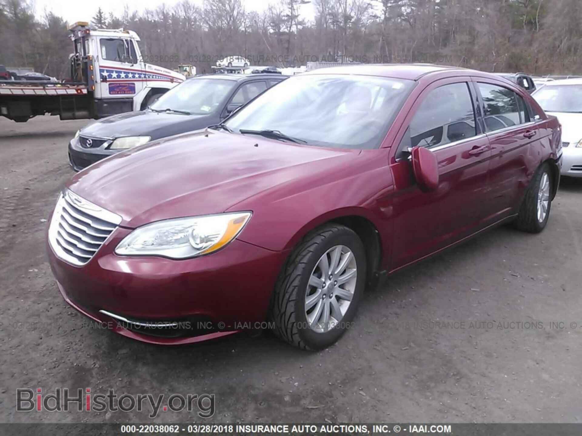 2013 Chrysler 200 - VIN: 1C3CCBBG2DN569522 - Photo 2