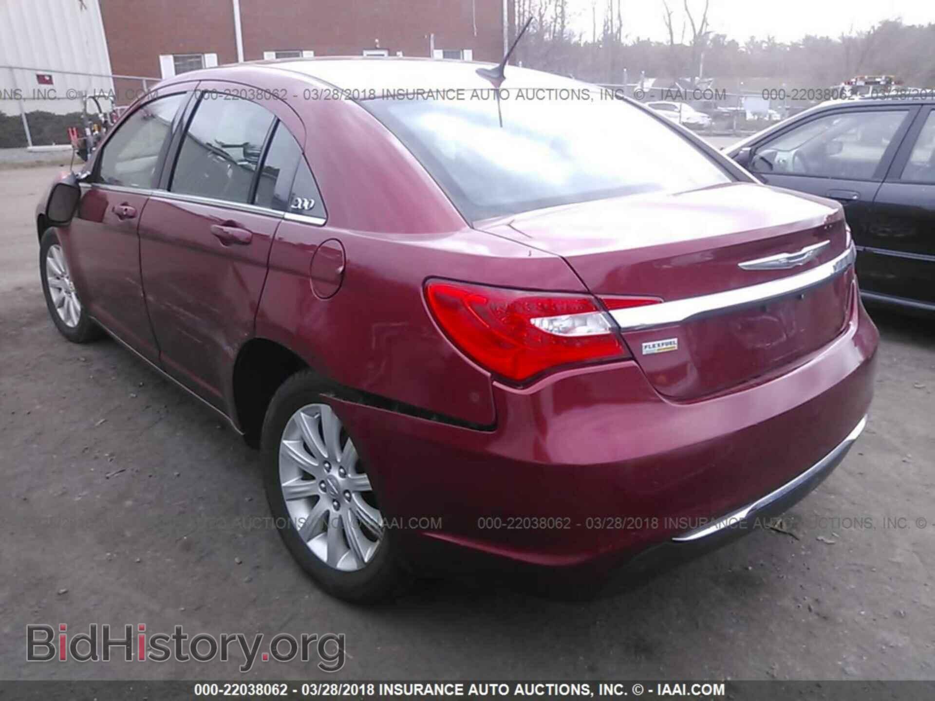 2013 Chrysler 200 - VIN: 1C3CCBBG2DN569522 - Photo 3