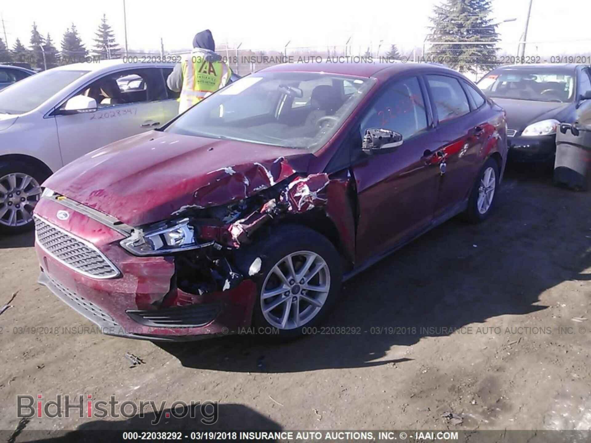 2016 Ford Focus - VIN: 1FADP3F26GL237677 - Фото 2