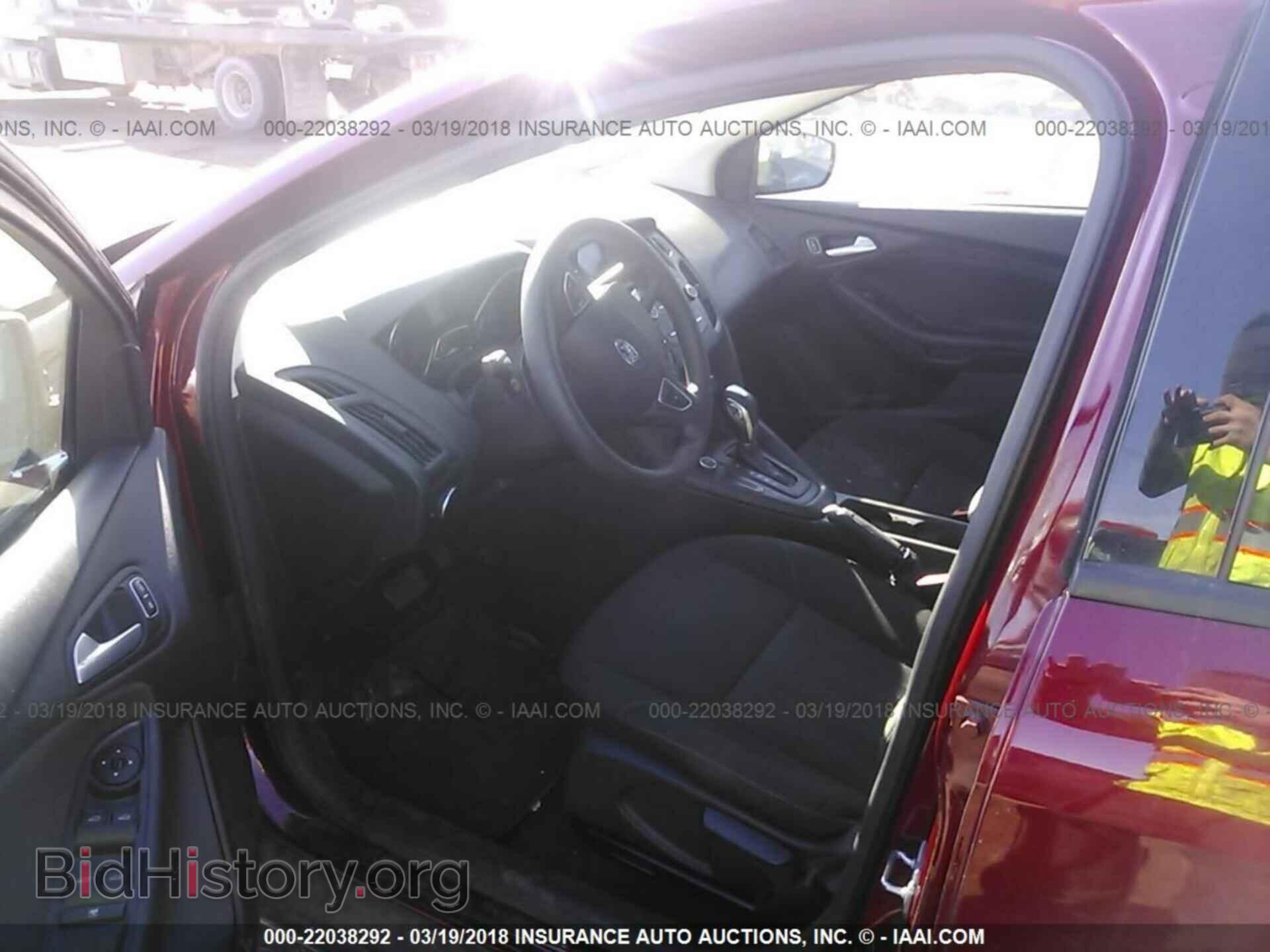 2016 Ford Focus - VIN: 1FADP3F26GL237677 - Фото 5