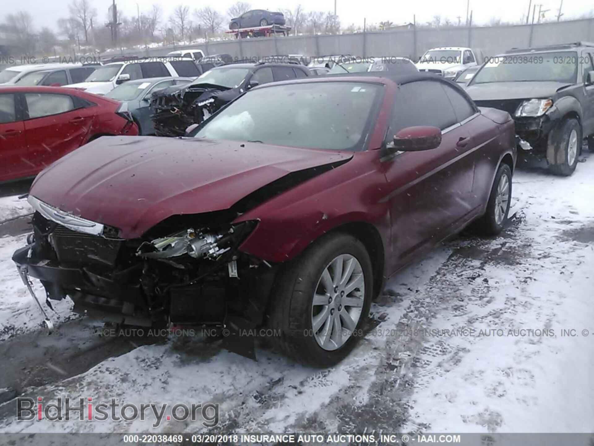 2013 Chrysler 200 - VIN: 1C3BCBEB5DN559997 - Photo 2