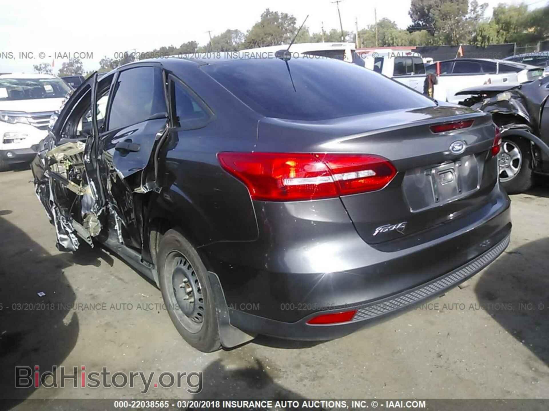 2016 Ford Focus - VIN: 1FADP3E27GL306393 - Фото 3