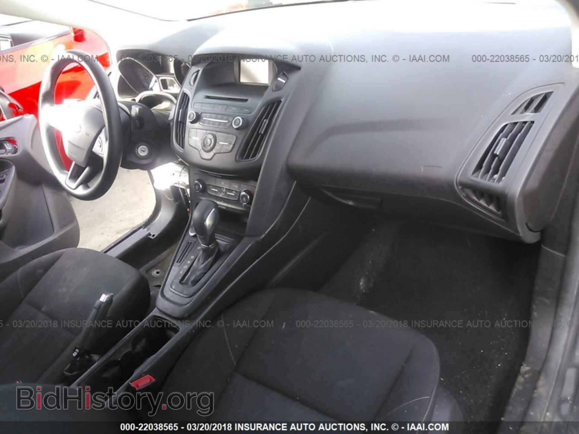 2016 Ford Focus - VIN: 1FADP3E27GL306393 - Фото 5