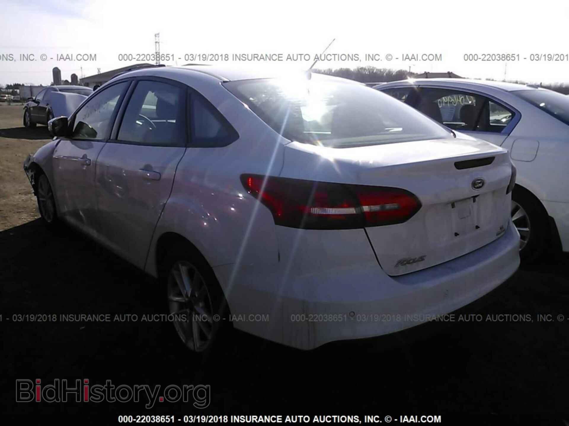 2016 Ford Focus - VIN: 1FADP3F26GL357981 - Photo 3