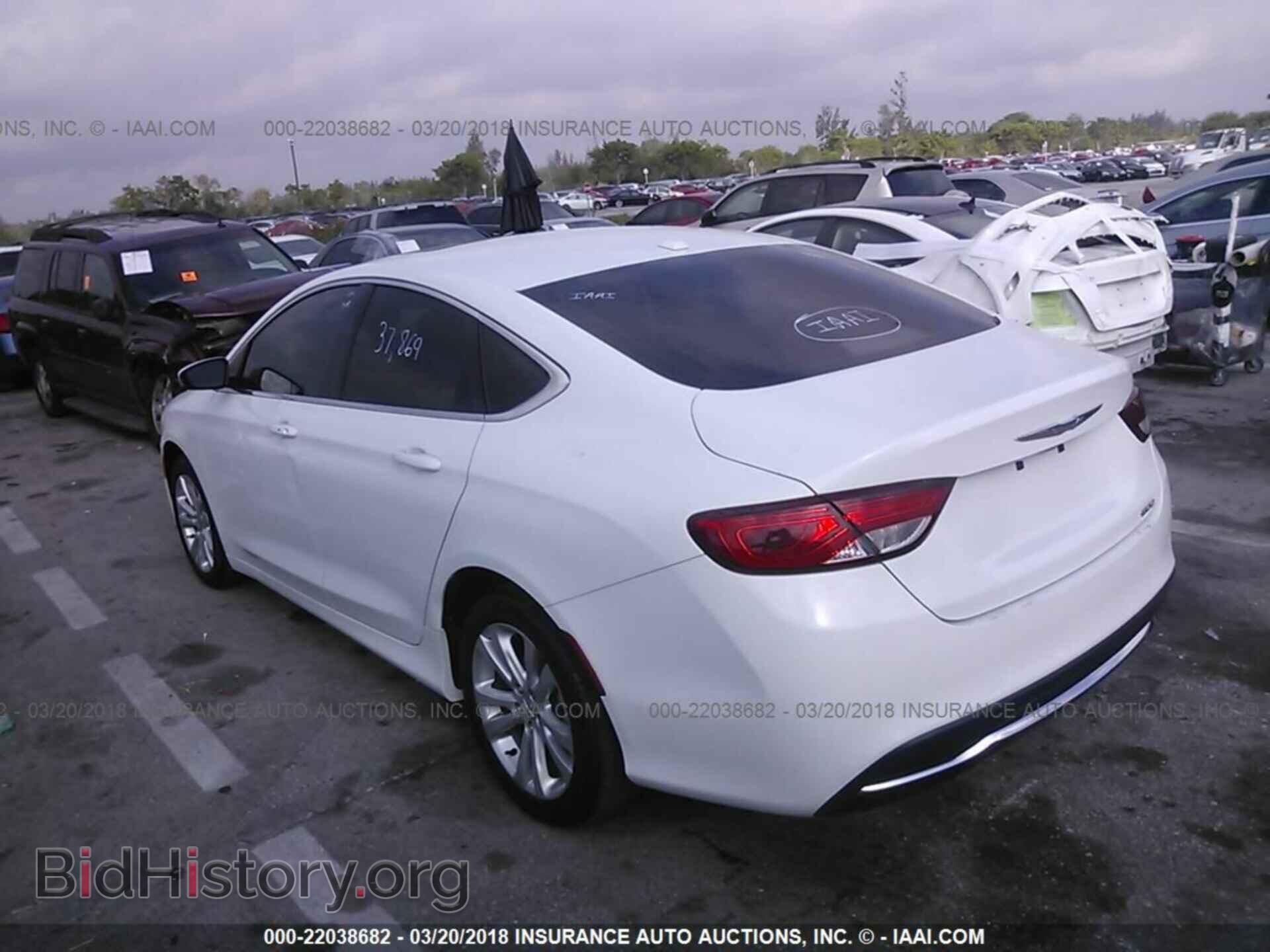 2015 Chrysler 200 - VIN: 1C3CCCAB0FN694632 - Photo 3