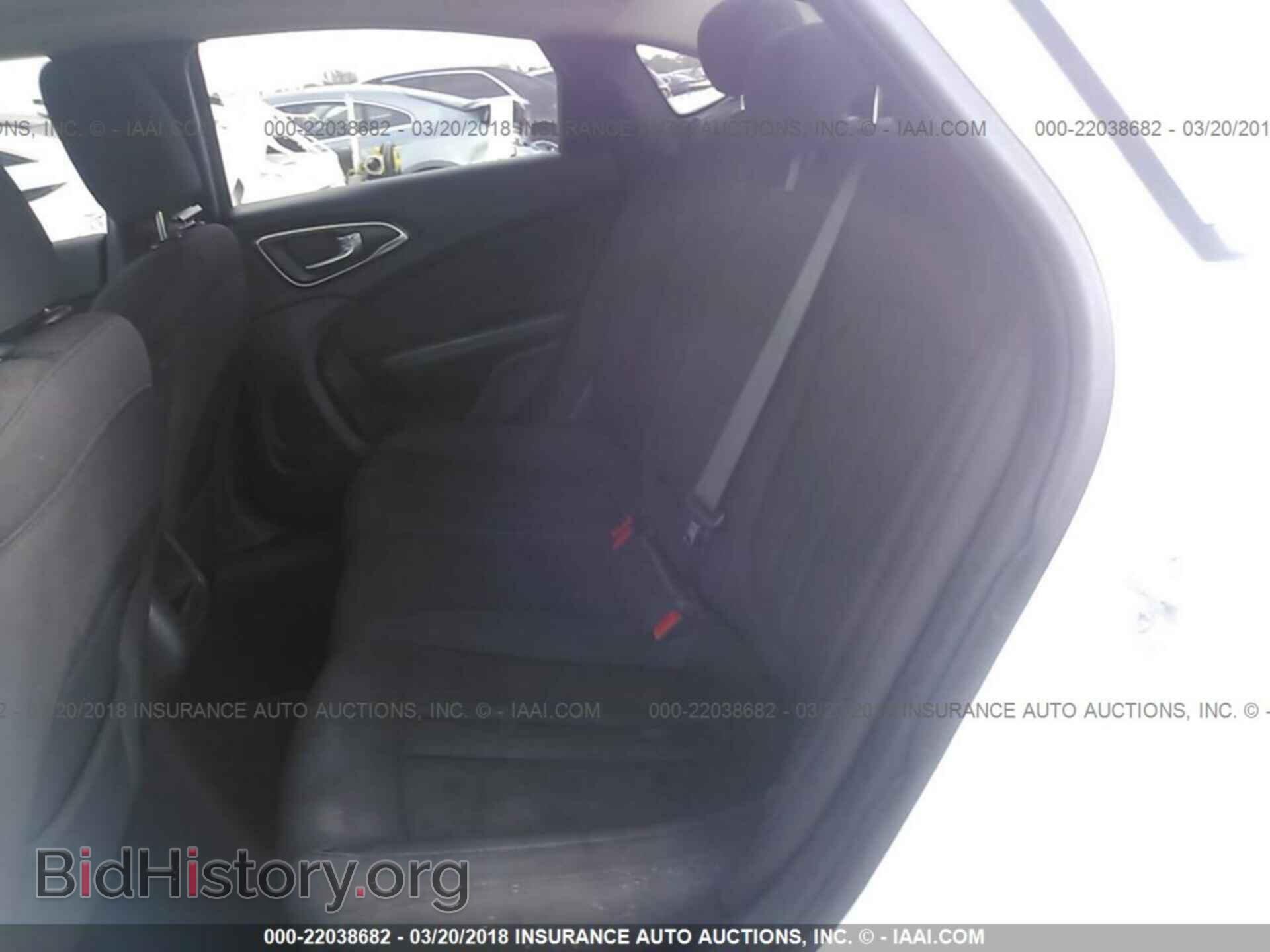 2015 Chrysler 200 - VIN: 1C3CCCAB0FN694632 - Photo 8