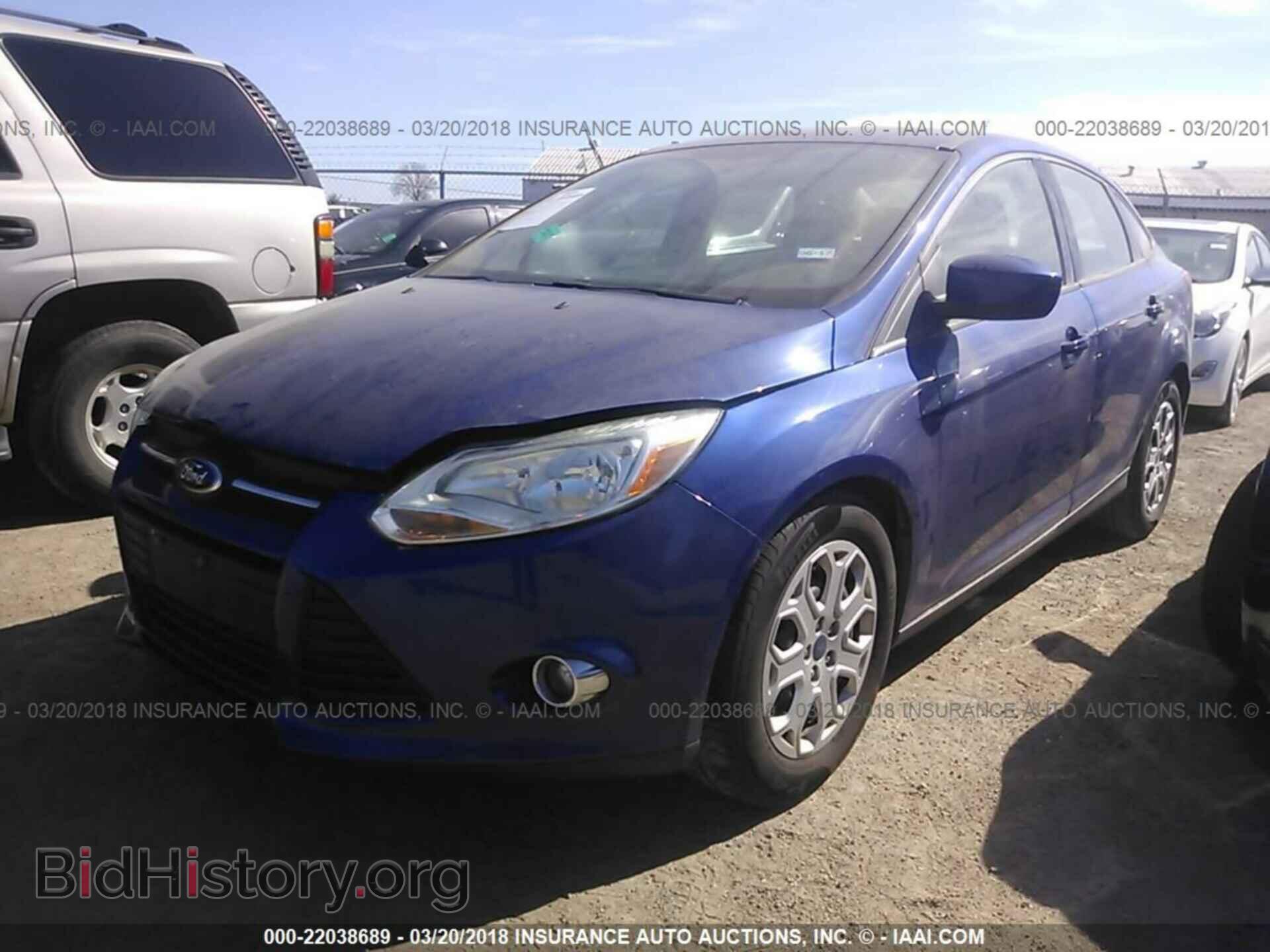 2012 Ford Focus - VIN: 1FAHP3F21CL409528 - Photo 2