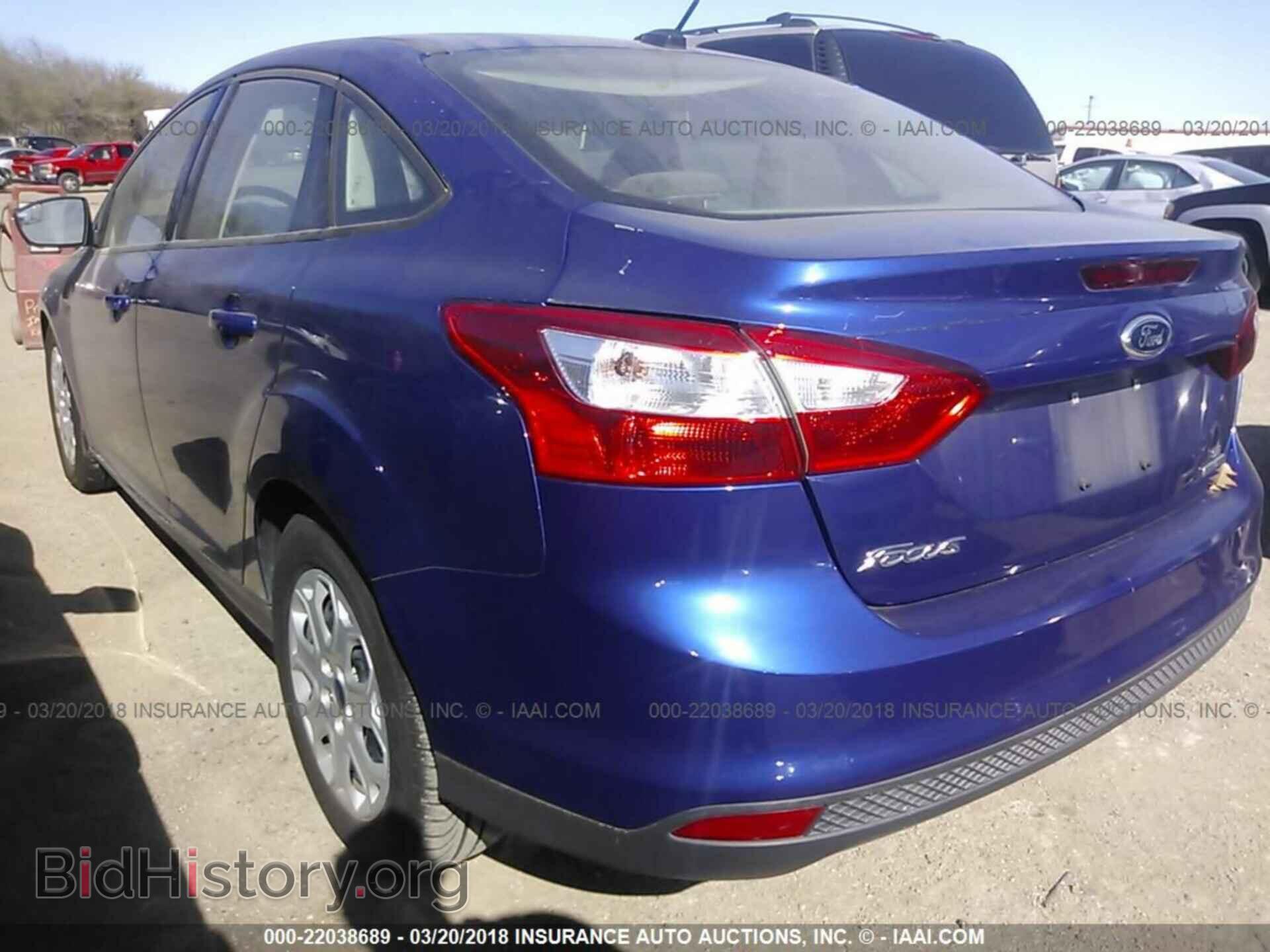 2012 Ford Focus - VIN: 1FAHP3F21CL409528 - Photo 3