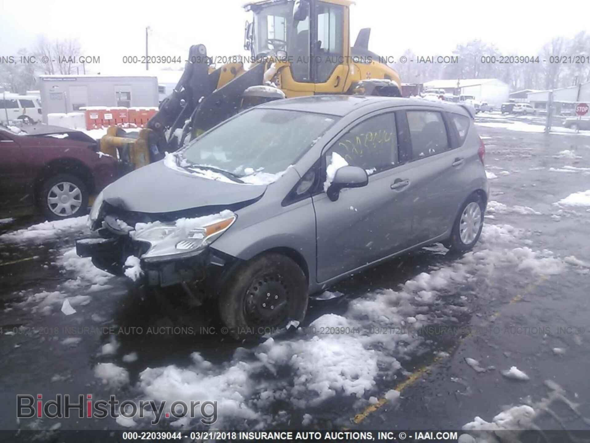2014 Nissan Versa note - VIN: 3N1CE2CP0EL363186 - Фото 2