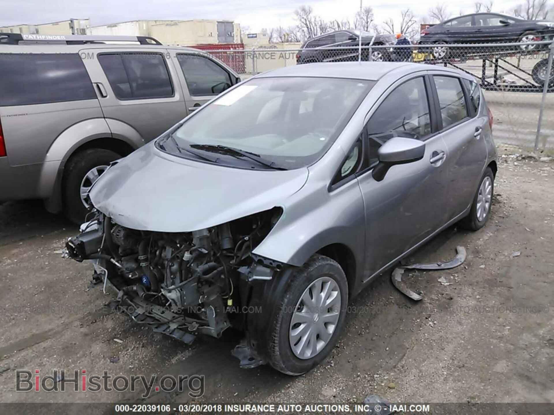 2015 Nissan Versa note - VIN: 3N1CE2CPXFL374696 - Фото 2