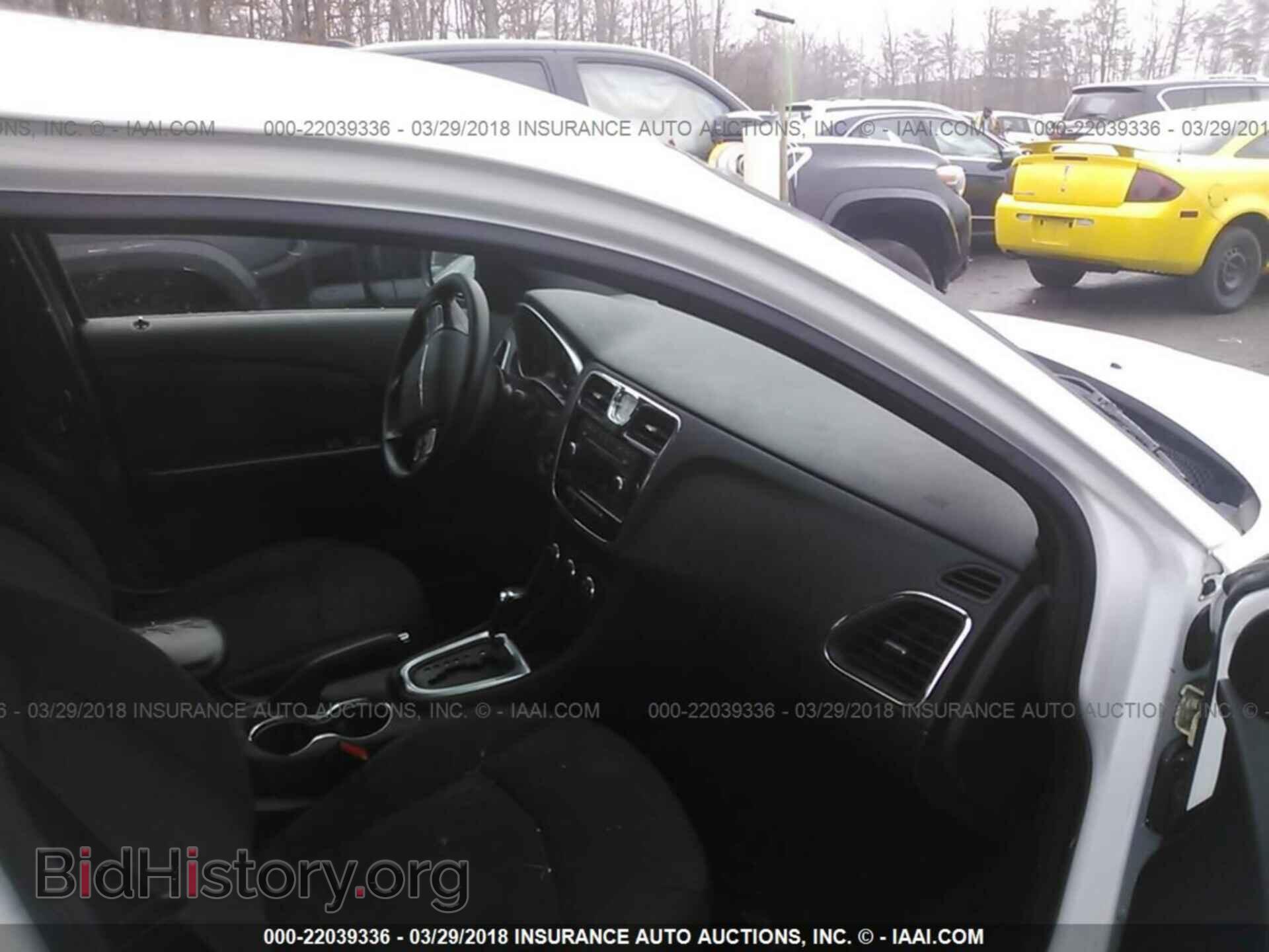 2012 Chrysler 200 - VIN: 1C3CCBAB5CN273219 - Photo 5