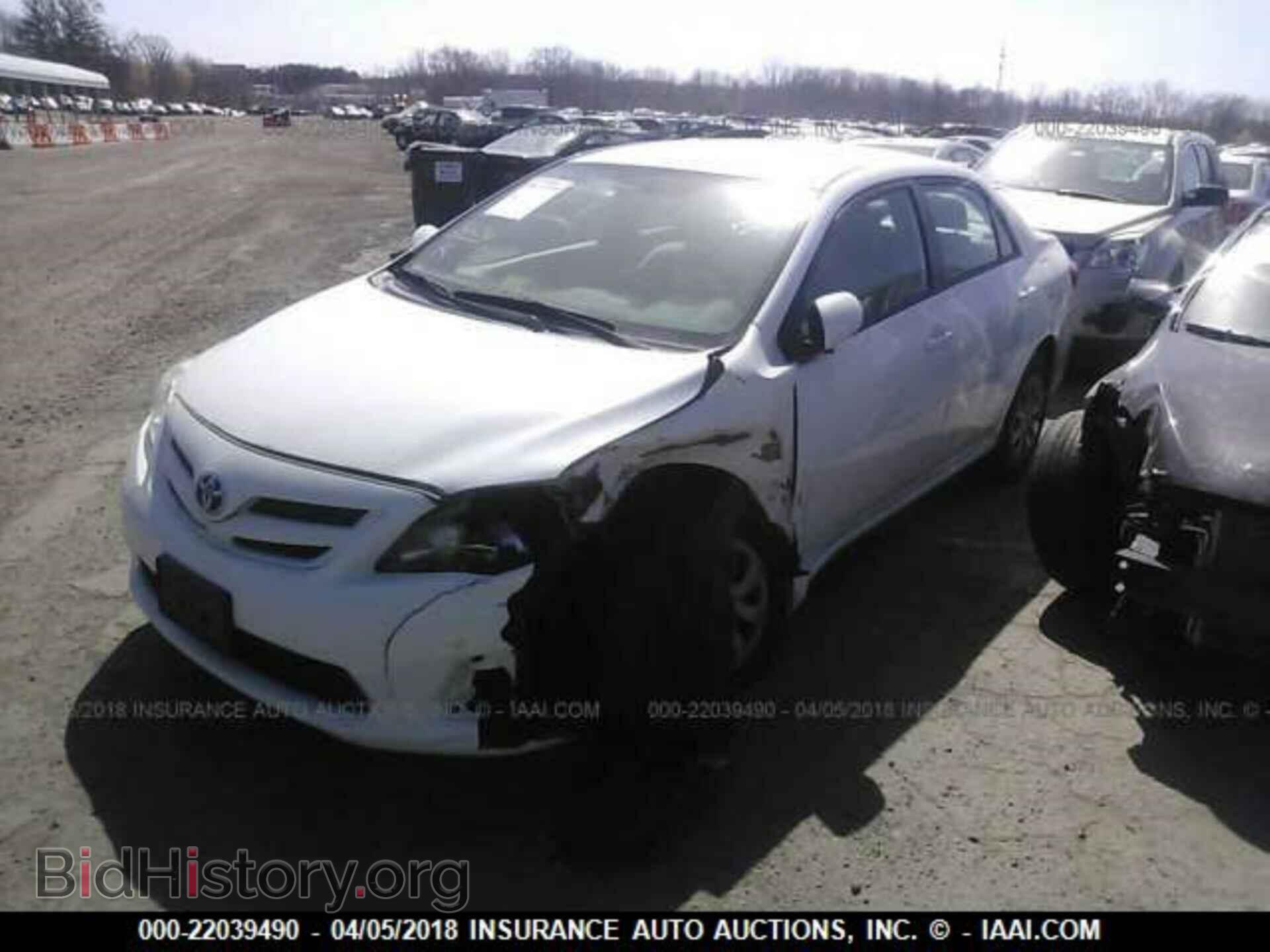 2011 Toyota Corolla - VIN: 2T1BU4EE1BC643152 - Фото 2