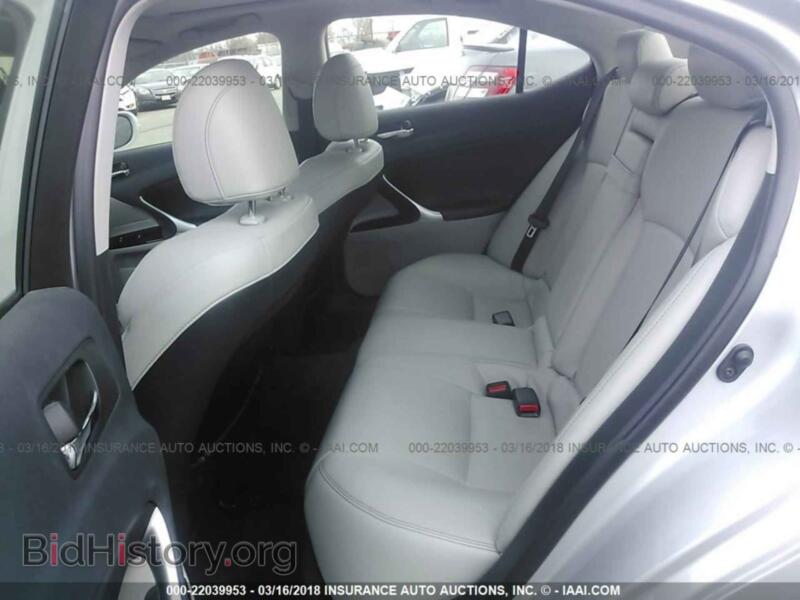 2012 Lexus IS (VIN JTHBF5C21C5168818) — фото 8 из 10