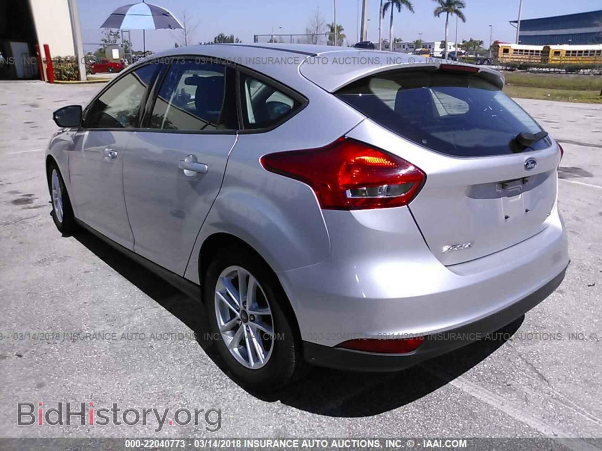 2016 Ford Focus - VIN: 1FADP3K22GL294092 - Photo 3