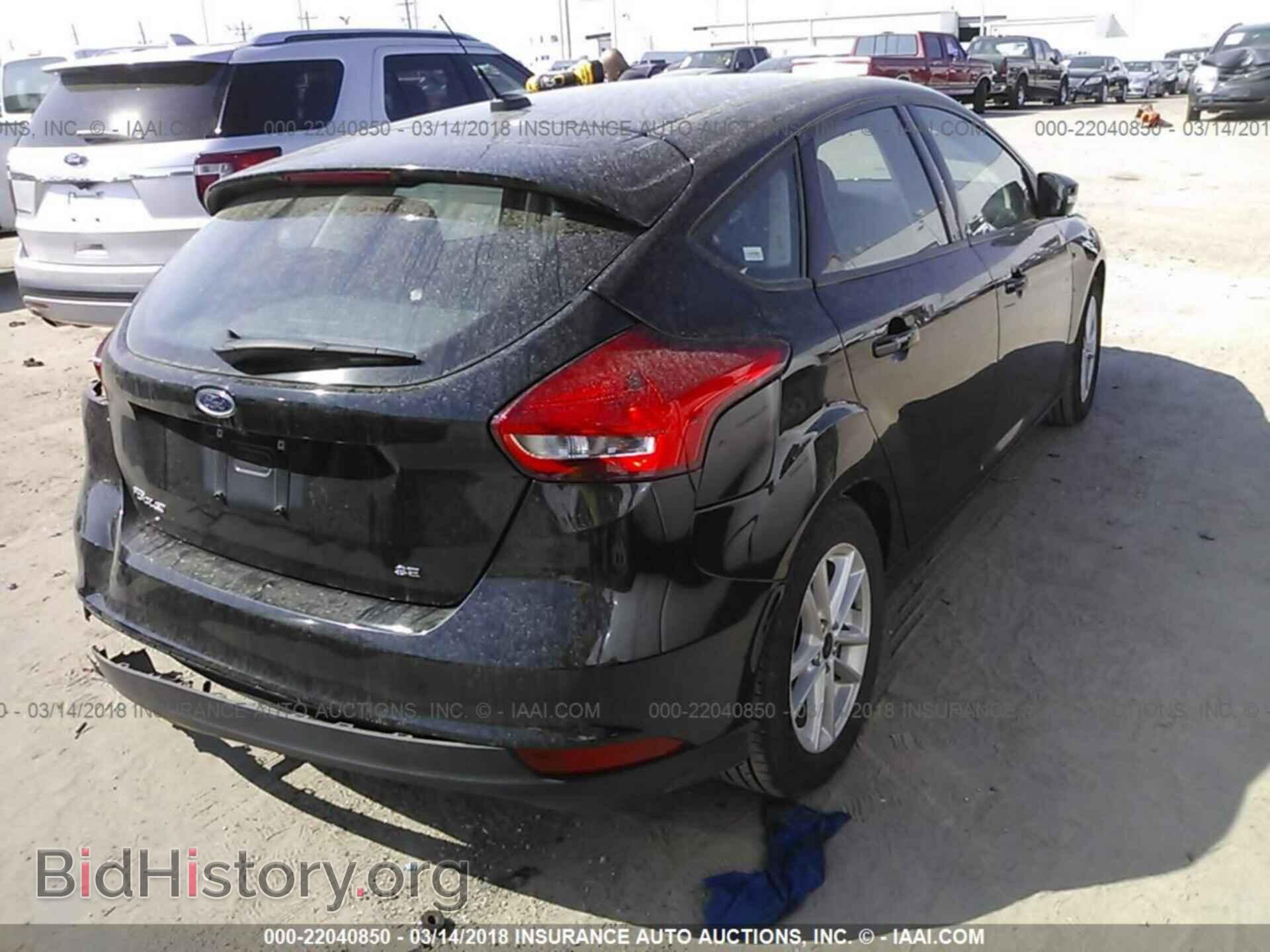 2017 Ford Focus - VIN: 1FADP3K22HL258856 - Фото 4