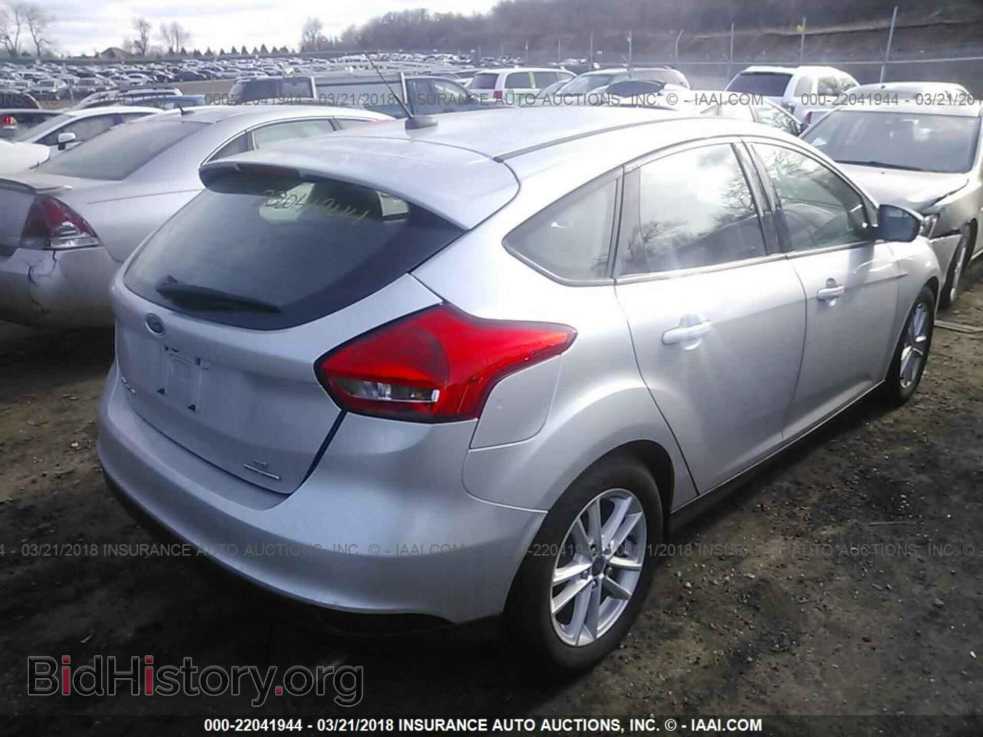 2016 Ford Focus - VIN: 1FADP3K22GL368515 - Photo 4
