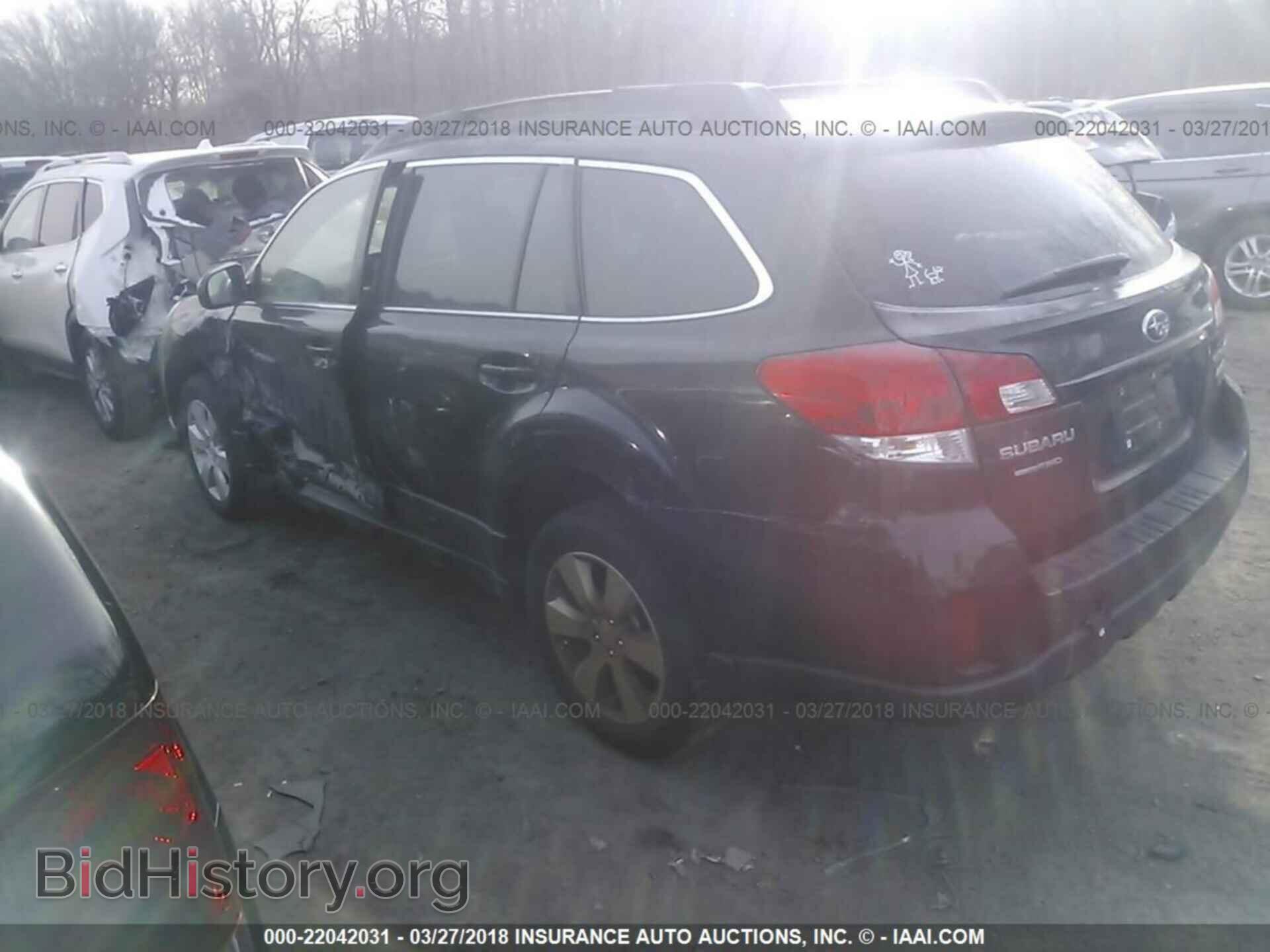 2011 Subaru Outback - VIN: 4S4BRBGCXB3403135 - Фото 3