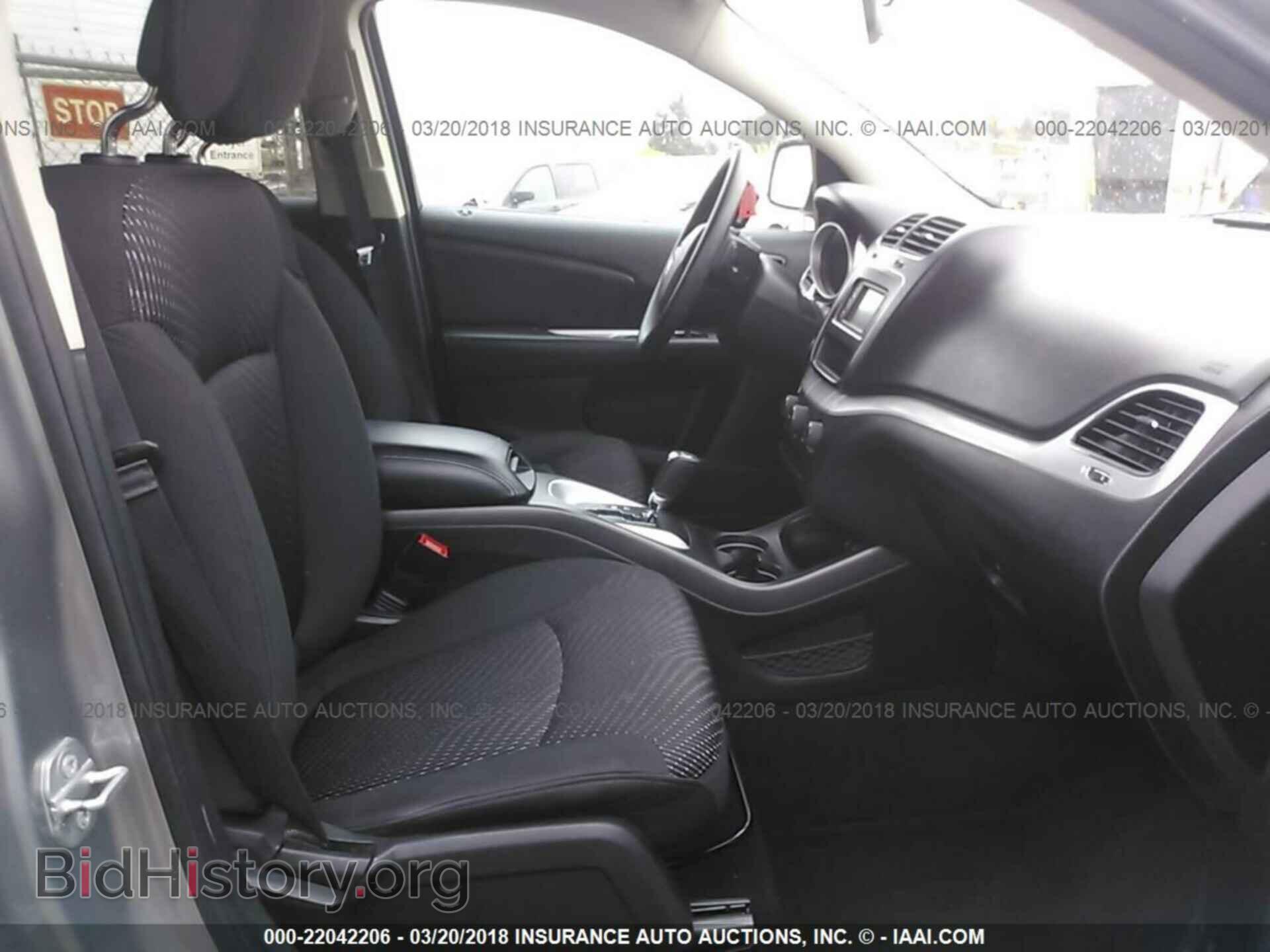 2016 Dodge Journey - VIN: 3C4PDCBG3GT152902 - Photo 5