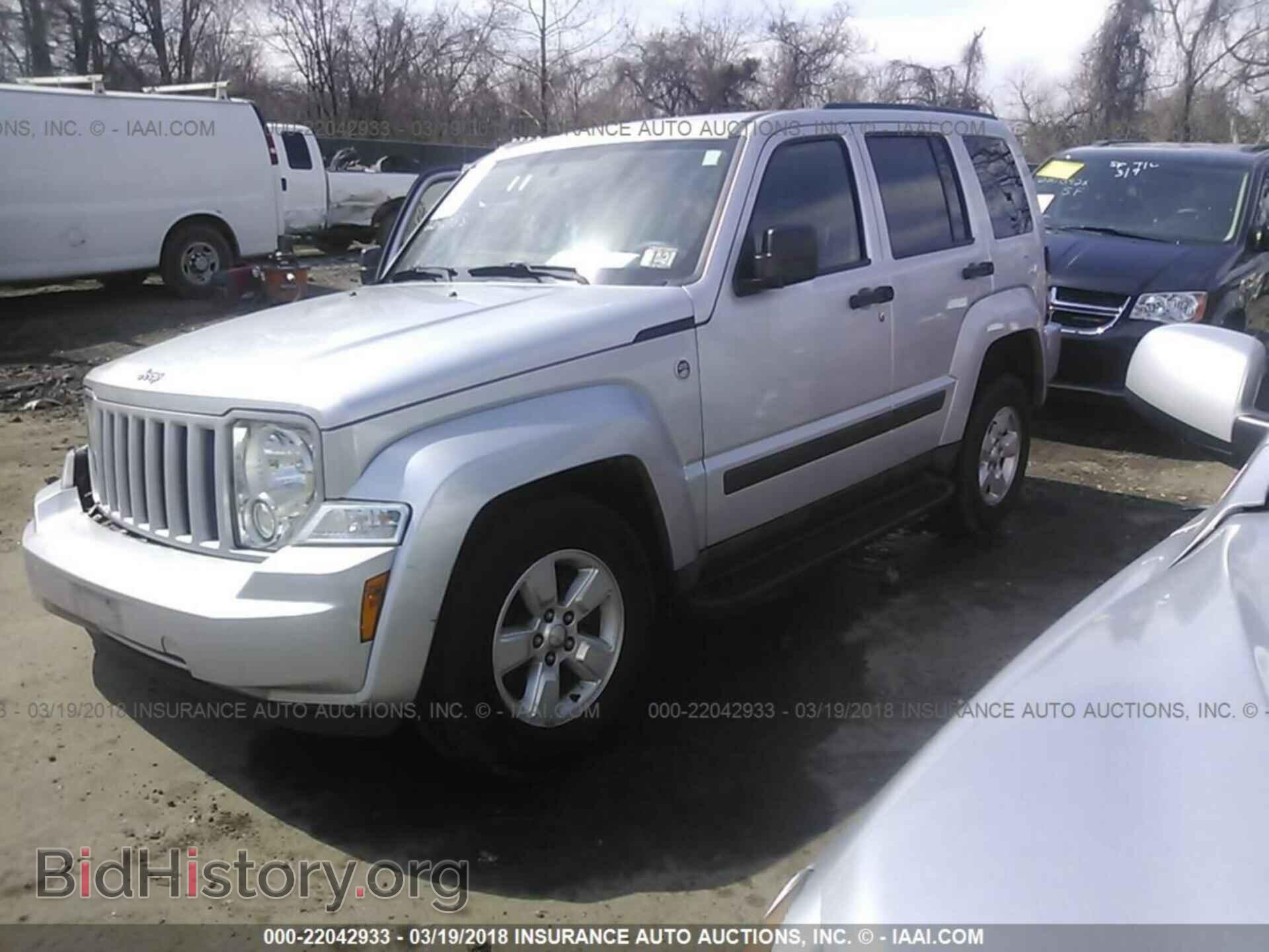 2011 Jeep Liberty - VIN: 1J4PN2GK9BW504592 - Фото 2