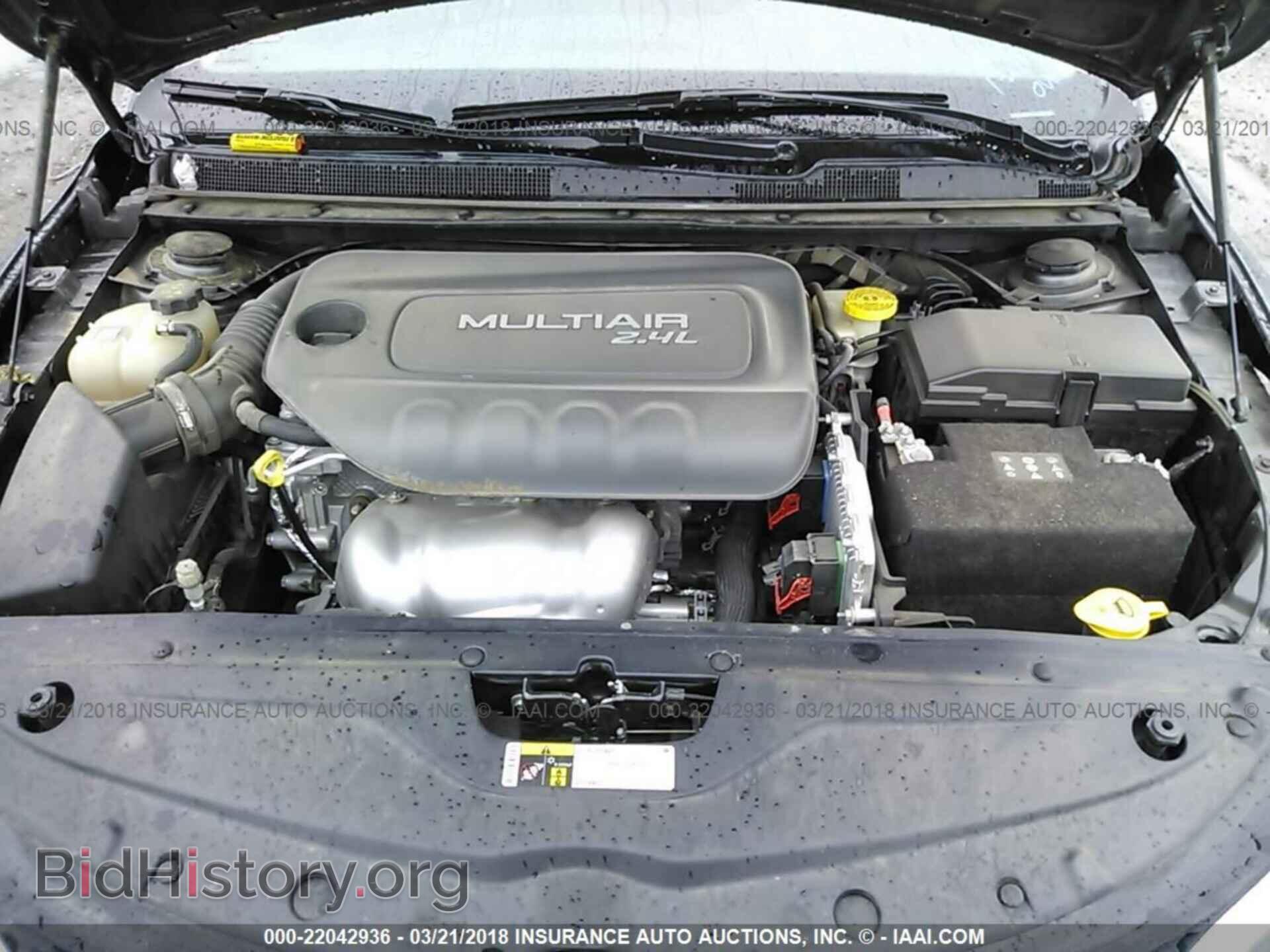 2016 Chrysler 200 - VIN: 1C3CCCAB5GN165162 - Photo 10
