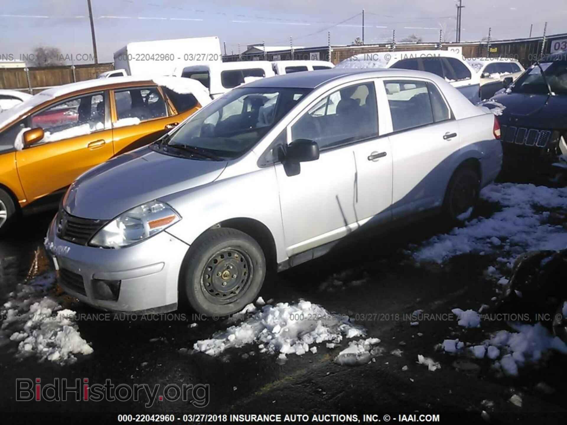 2011 Nissan Versa - VIN: 3N1CC1AP6BL371274 - Фото 2