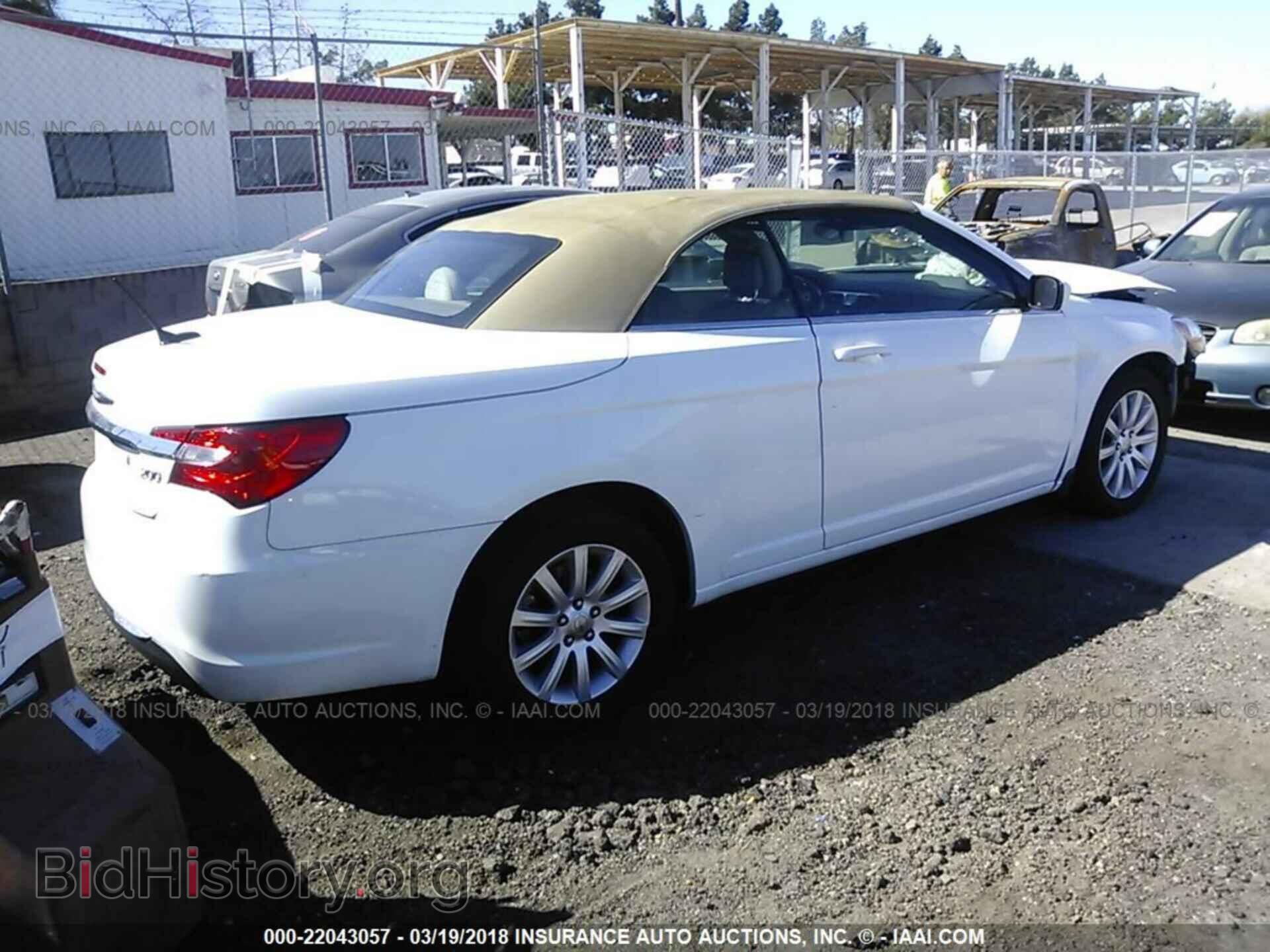 2011 Chrysler 200 - VIN: 1C3BC2EG1BN620481 - Фото 4