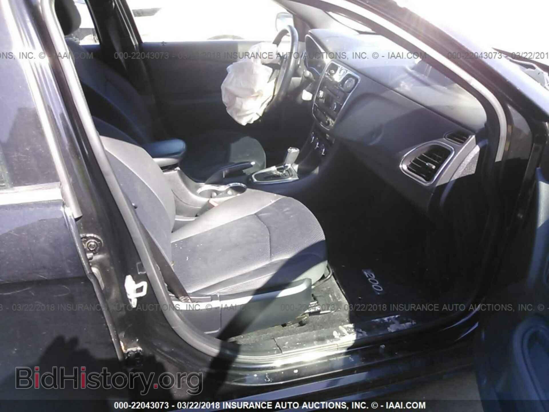 2013 Chrysler 200 - VIN: 1C3CCBBG9DN724390 - Photo 5