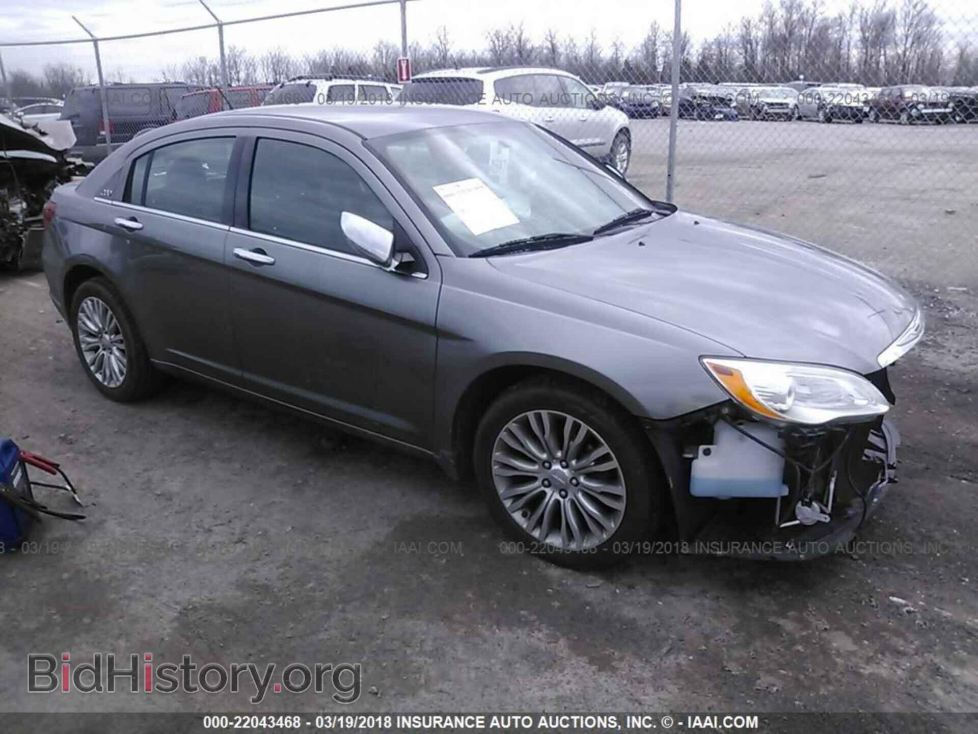 Photo 1C3CCBCG0DN585622 - Chrysler 200 2013