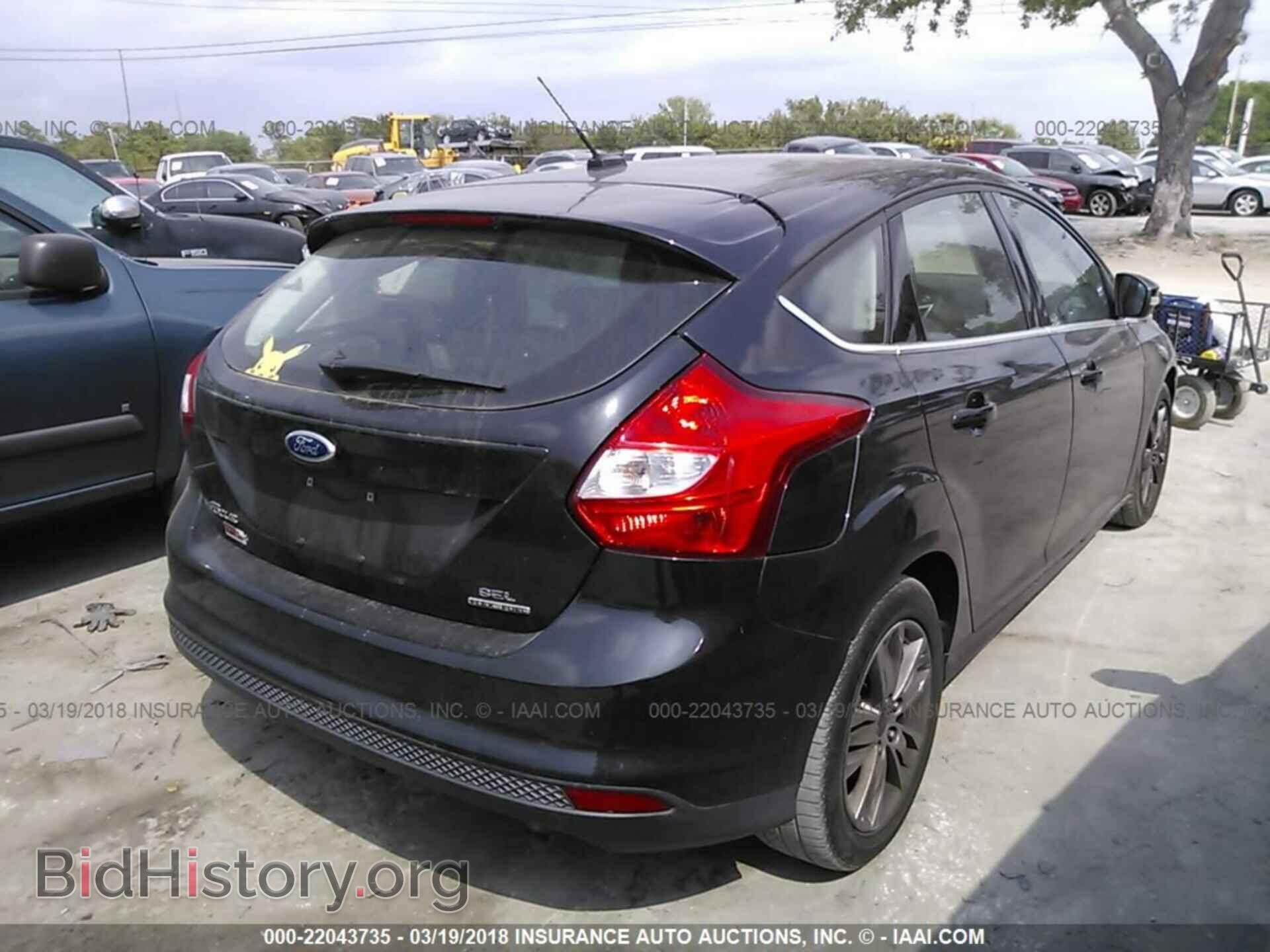 2012 Ford Focus - VIN: 1FAHP3M25CL404836 - Photo 4