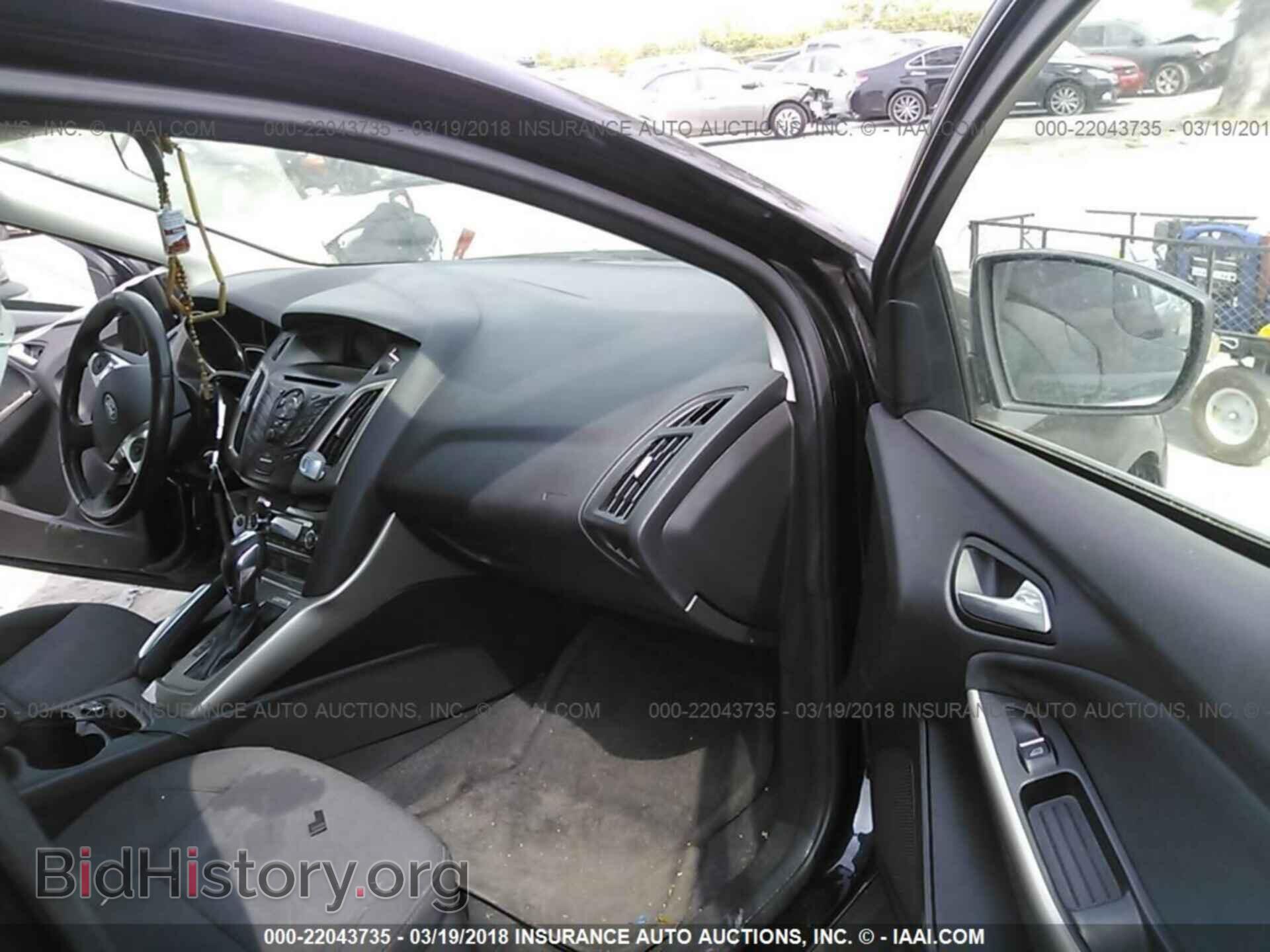 2012 Ford Focus - VIN: 1FAHP3M25CL404836 - Photo 5