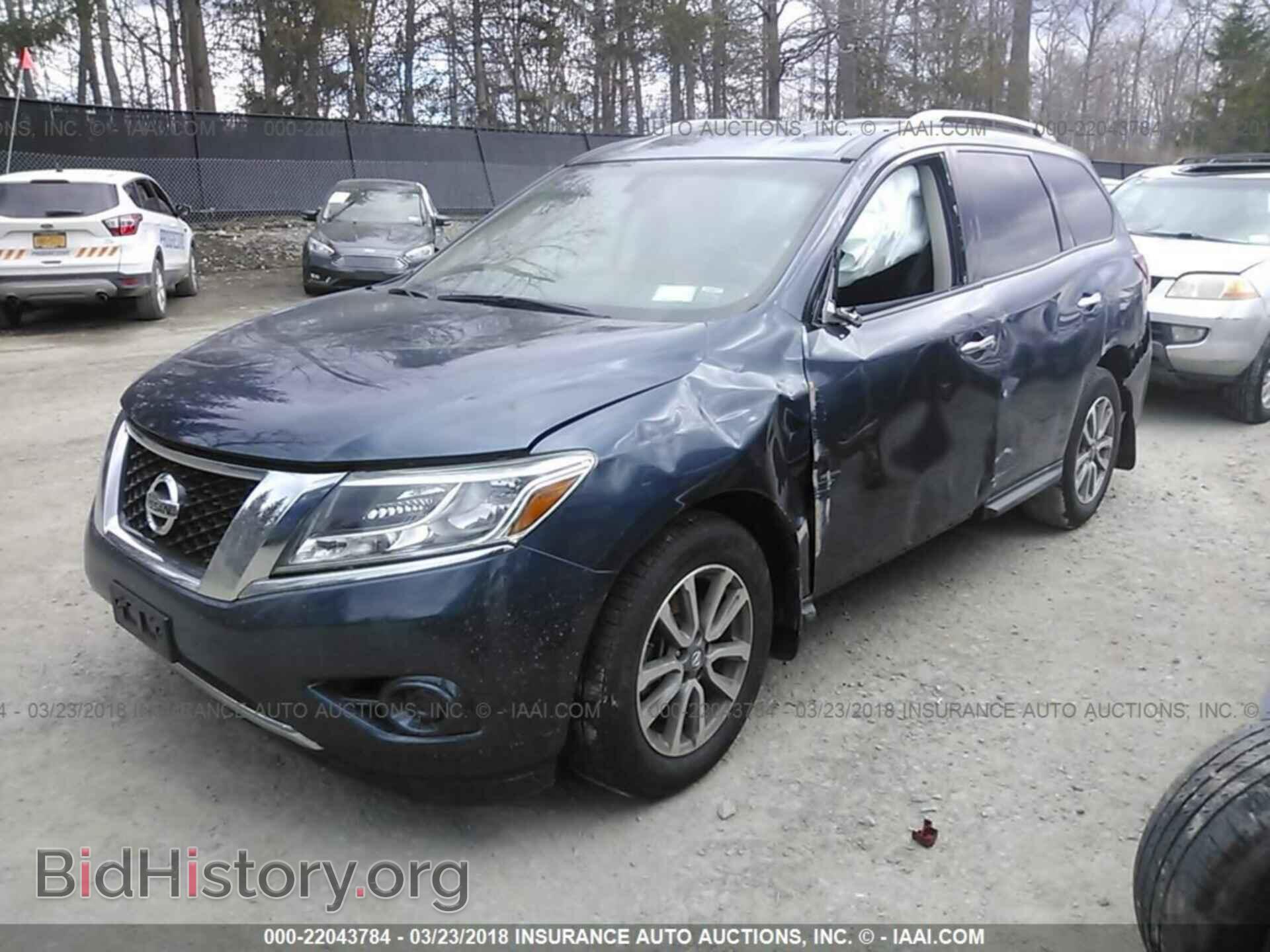 2014 Nissan Pathfinder - VIN: 5N1AR2MMXEC680686 - Photo 2