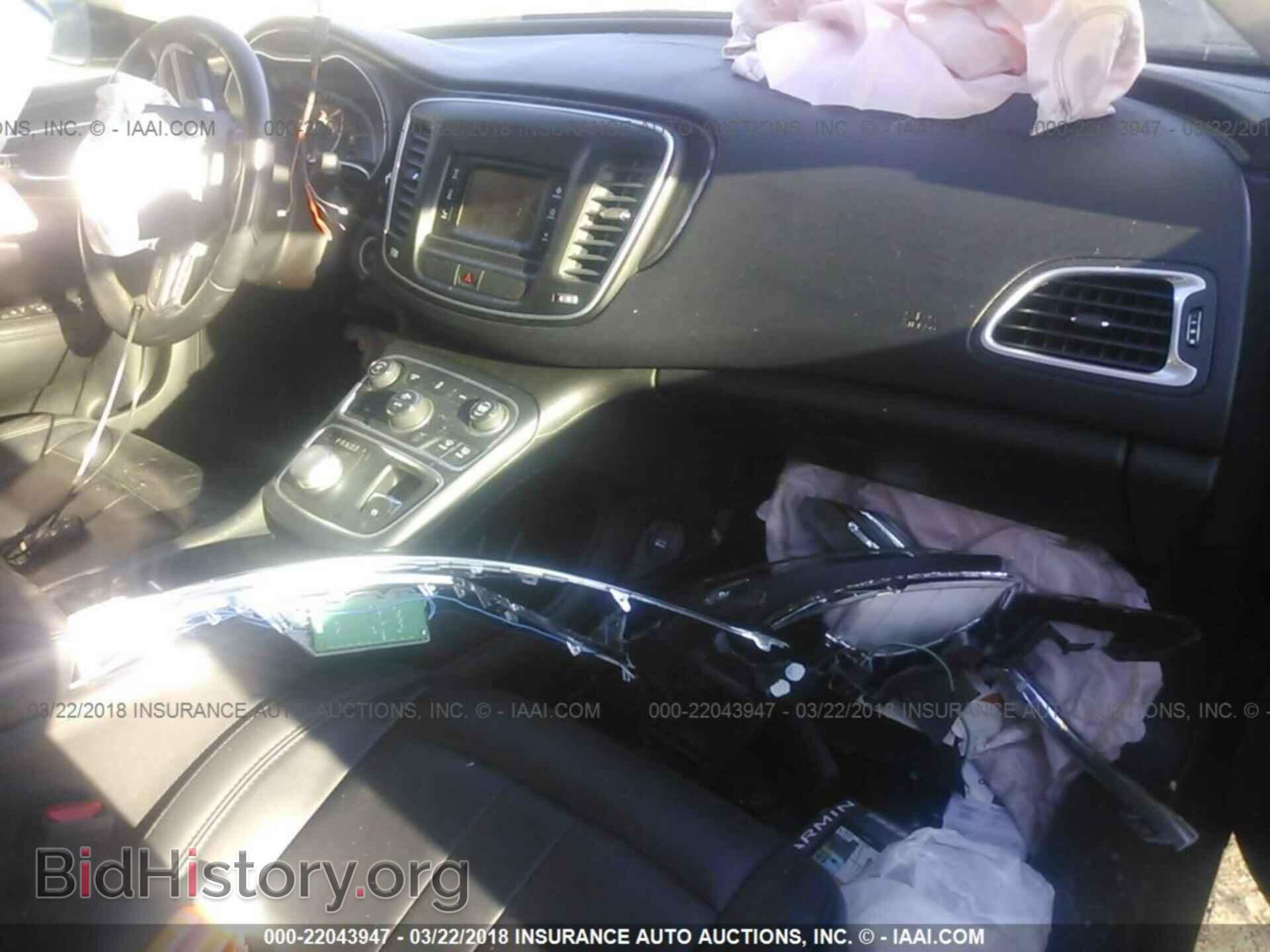 2015 Chrysler 200 - VIN: 1C3CCCCG5FN517065 - Photo 5