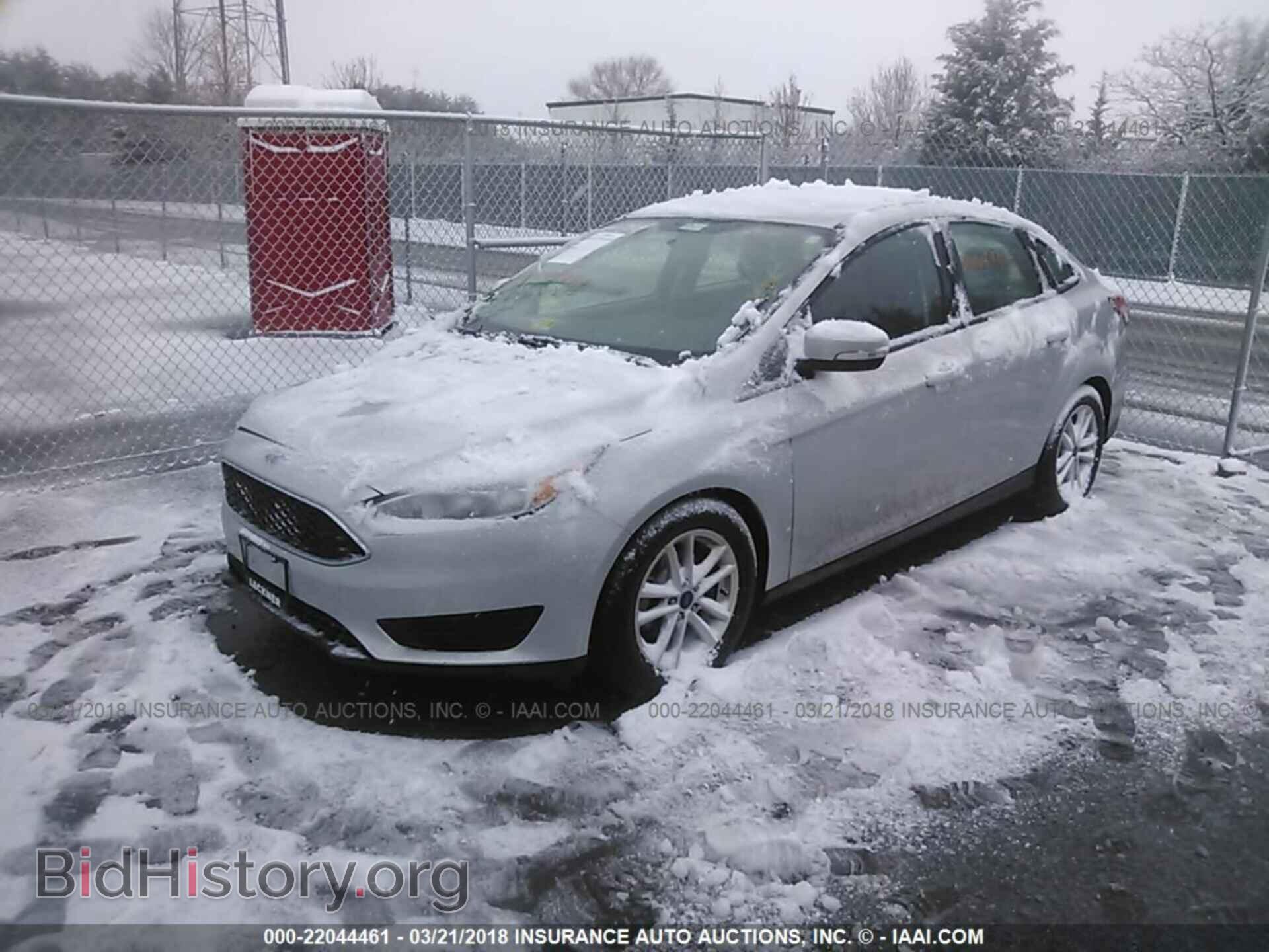 2016 Ford Focus - VIN: 1FADP3F2XGL402890 - Фото 2