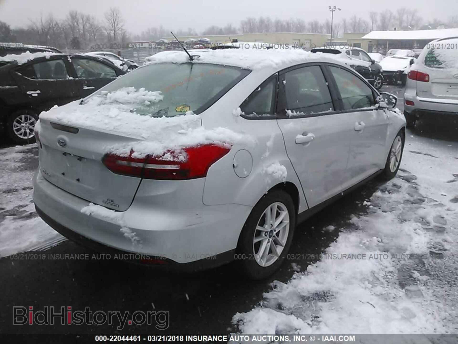 2016 Ford Focus - VIN: 1FADP3F2XGL402890 - Фото 4