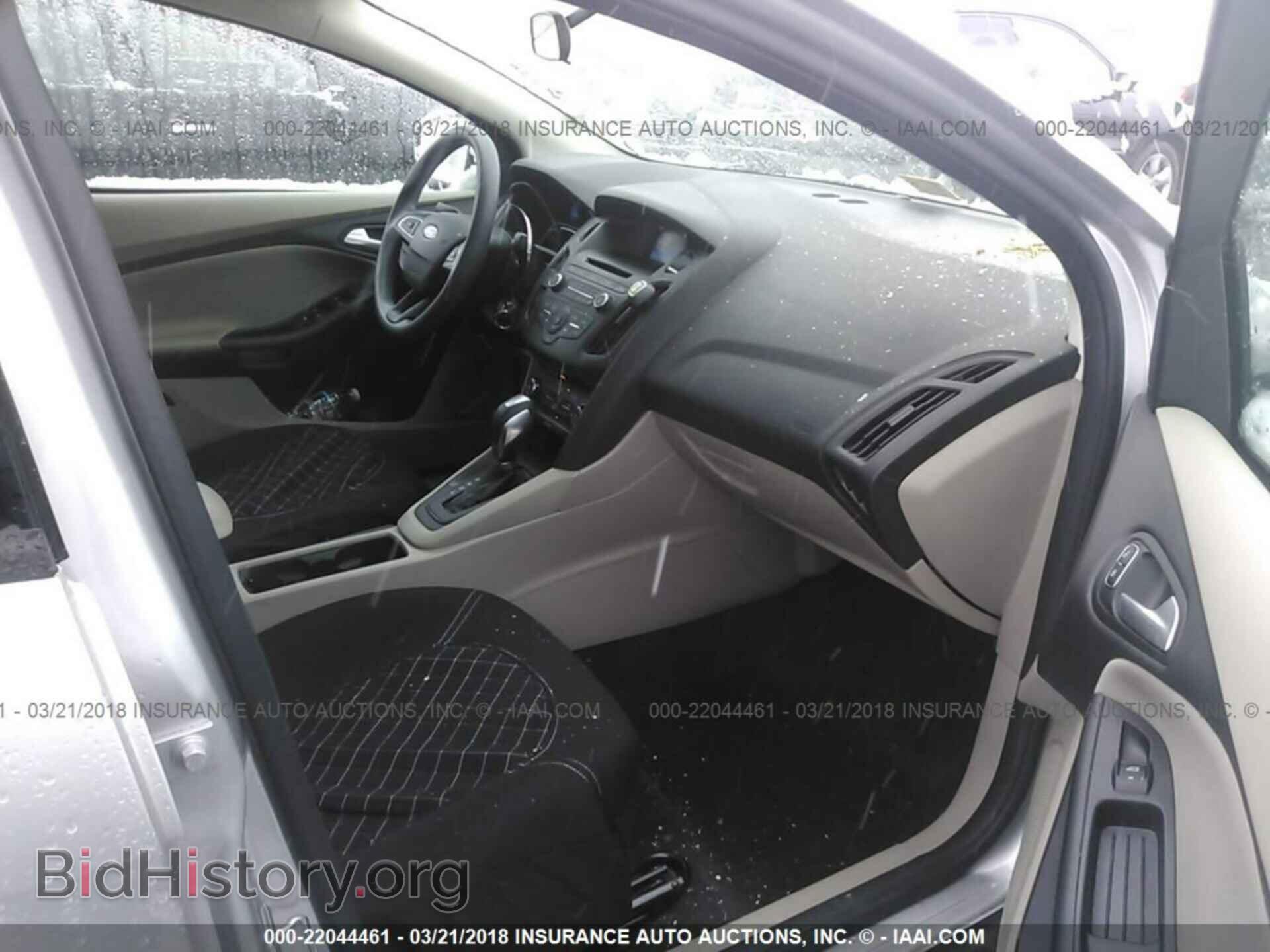 2016 Ford Focus - VIN: 1FADP3F2XGL402890 - Фото 5