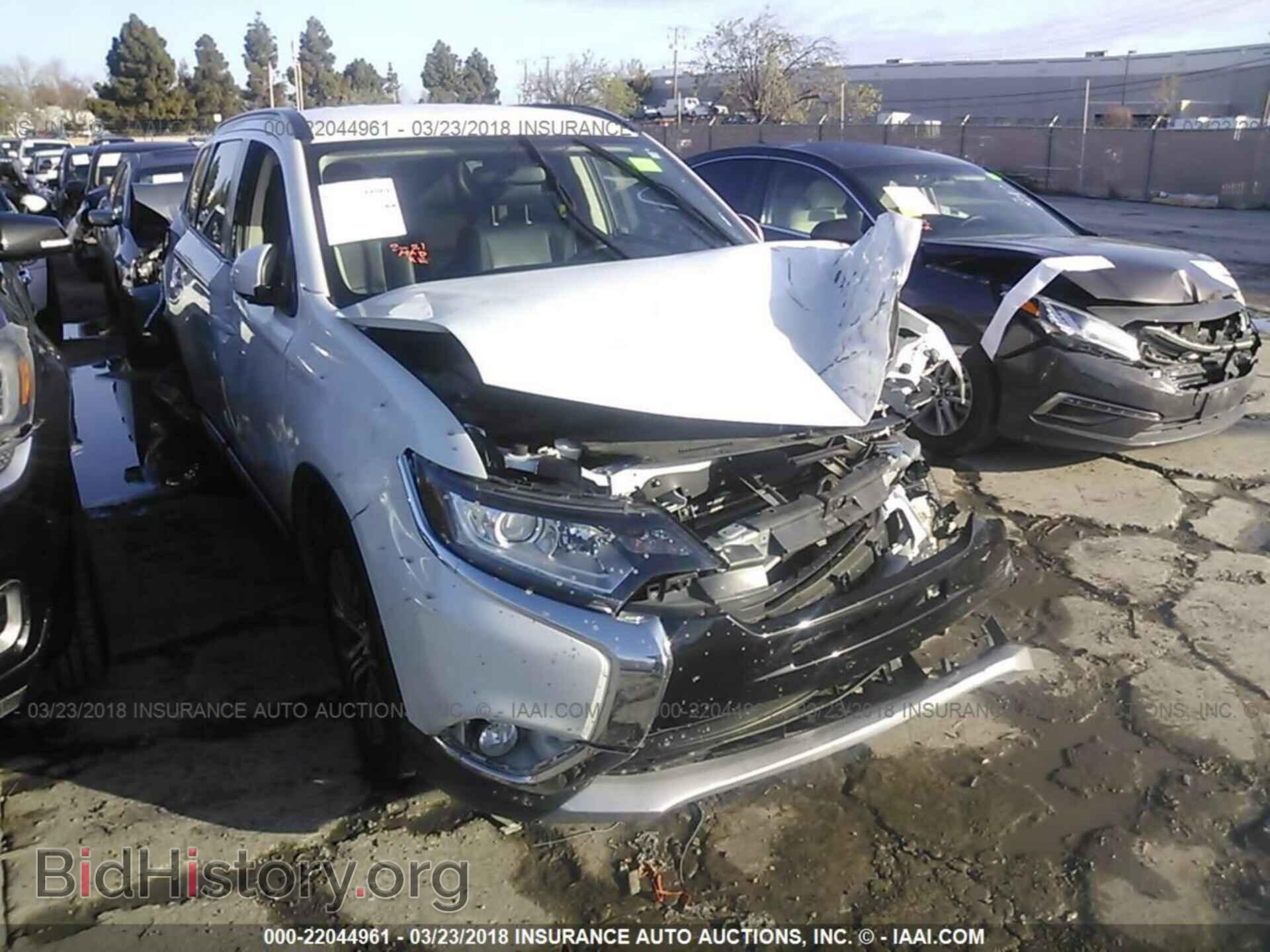 2016 Mitsubishi Outlander - VIN: JA4AD3A37GZ002637 - Фото 6