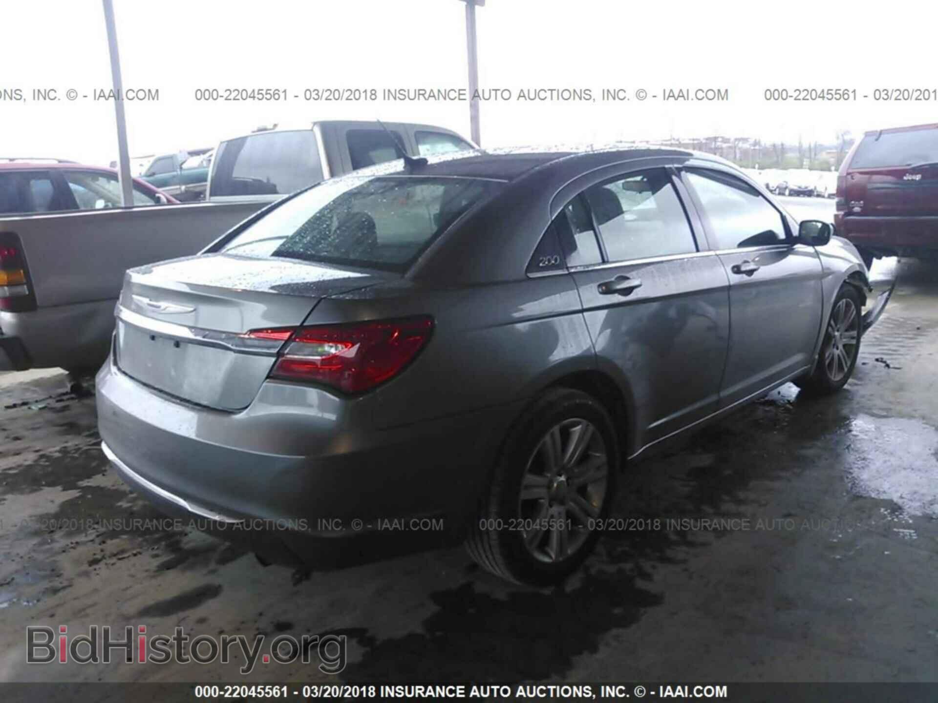 2013 Chrysler 200 - VIN: 1C3CCBAB6DN761158 - Photo 4