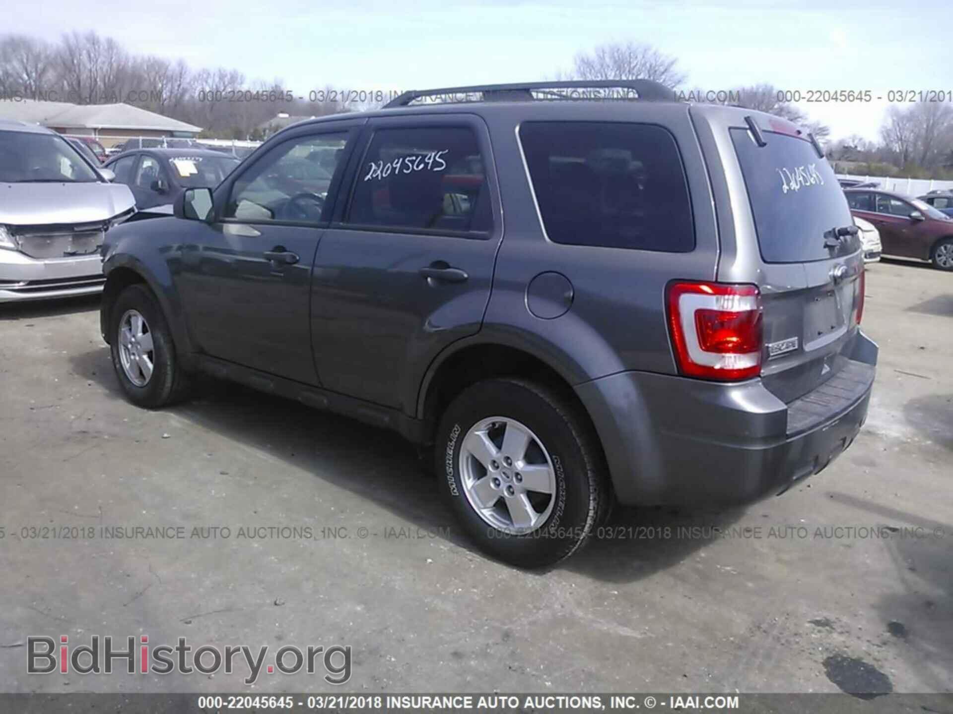 2012 Ford Escape - VIN: 1FMCU9D74CKA32502 - Photo 3