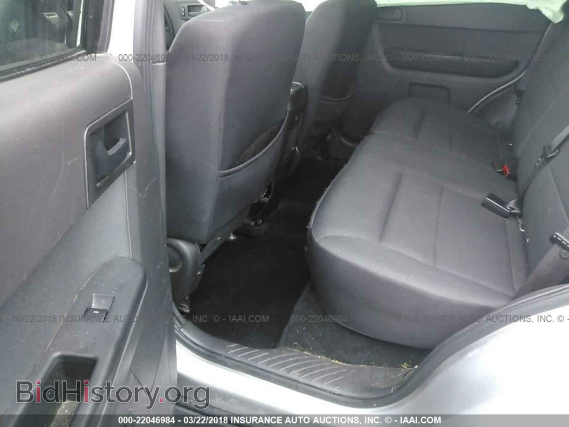 2011 Ford Escape - VIN: 1FMCU9DG7BKC52411 - Photo 8