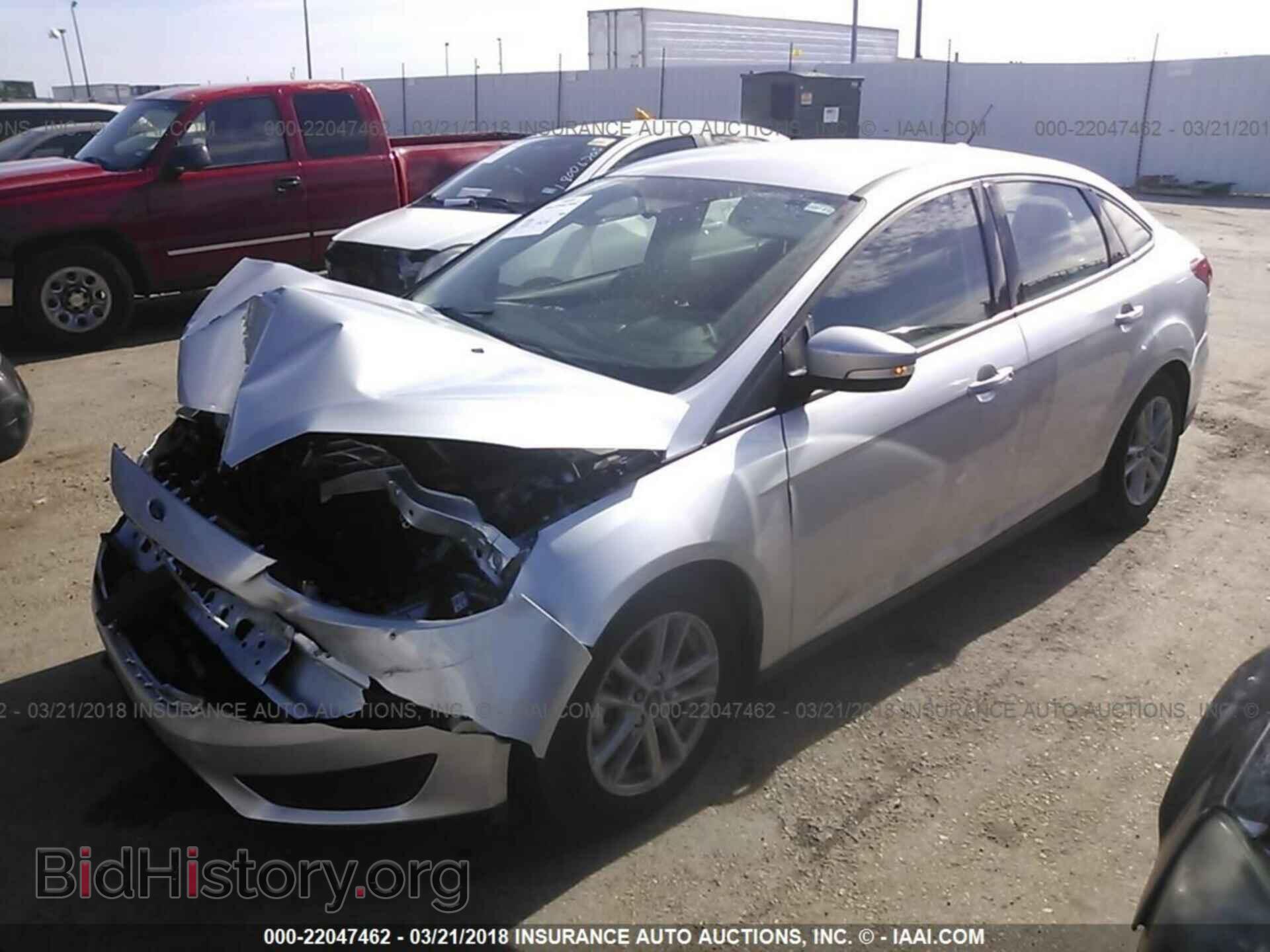 2017 Ford Focus - VIN: 1FADP3F2XHL313533 - Photo 2