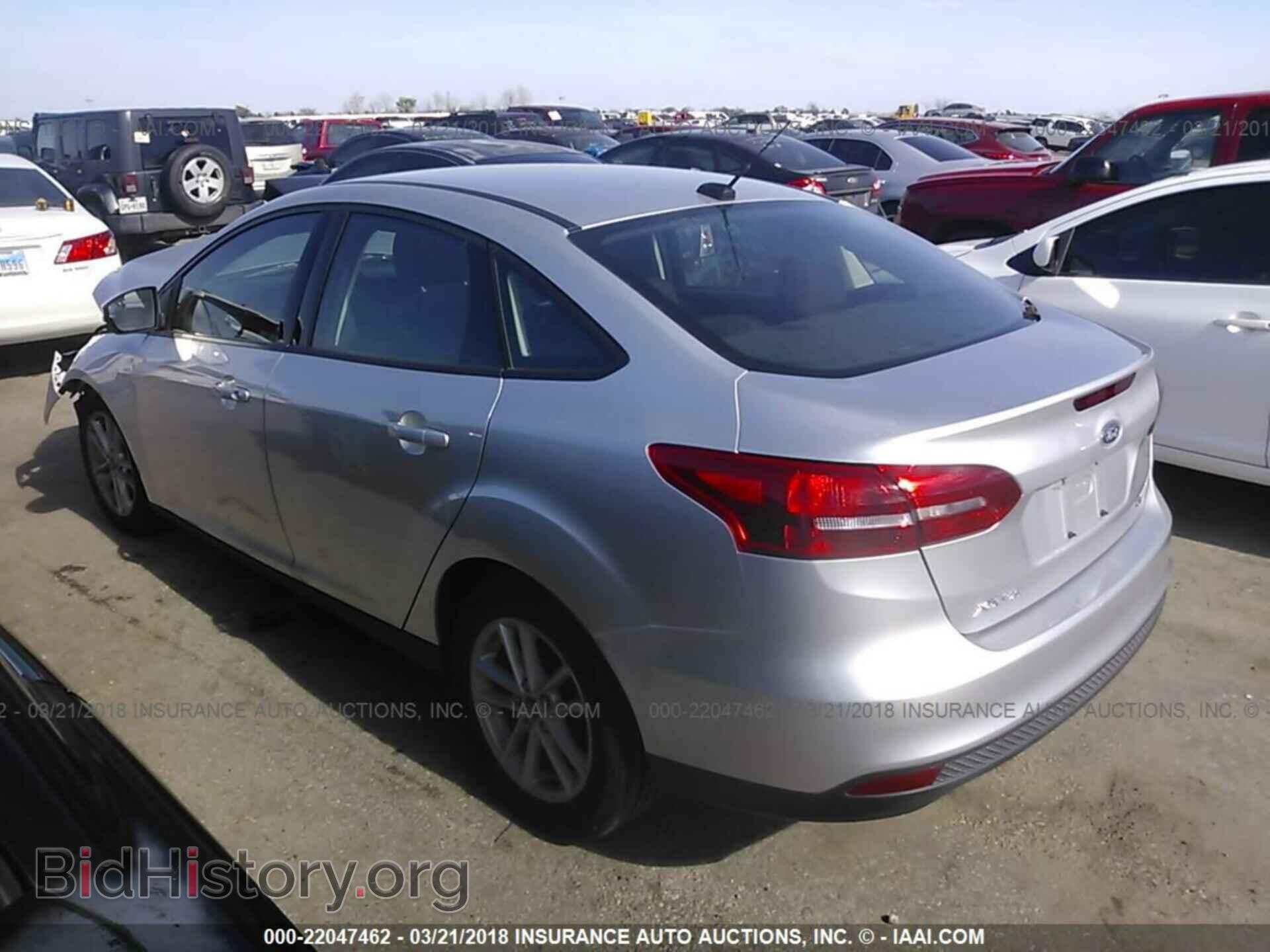 2017 Ford Focus - VIN: 1FADP3F2XHL313533 - Photo 3