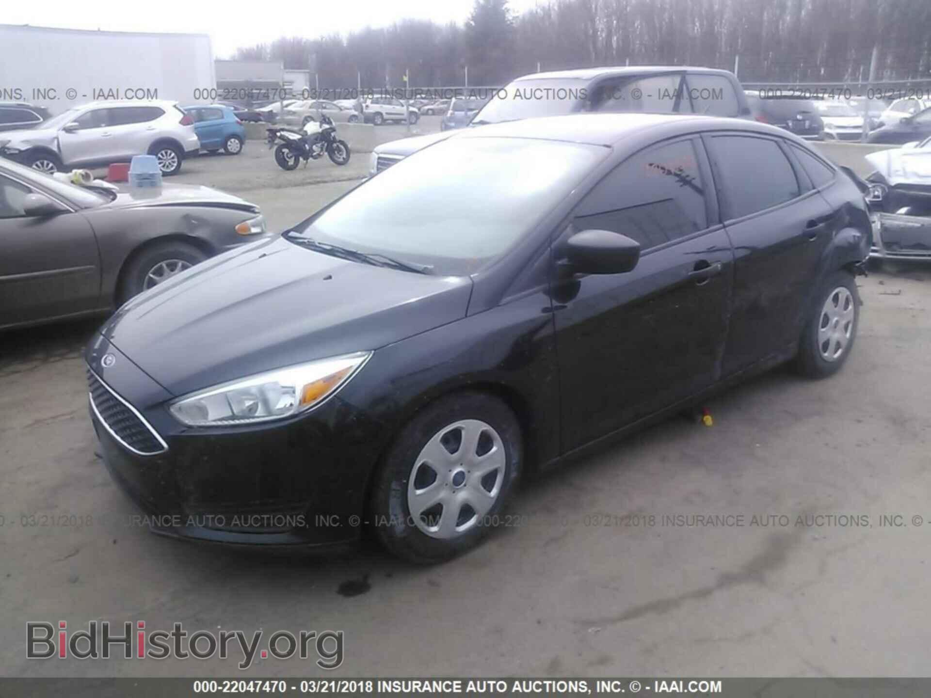 2015 Ford Focus - VIN: 1FADP3E2XFL251565 - Photo 2