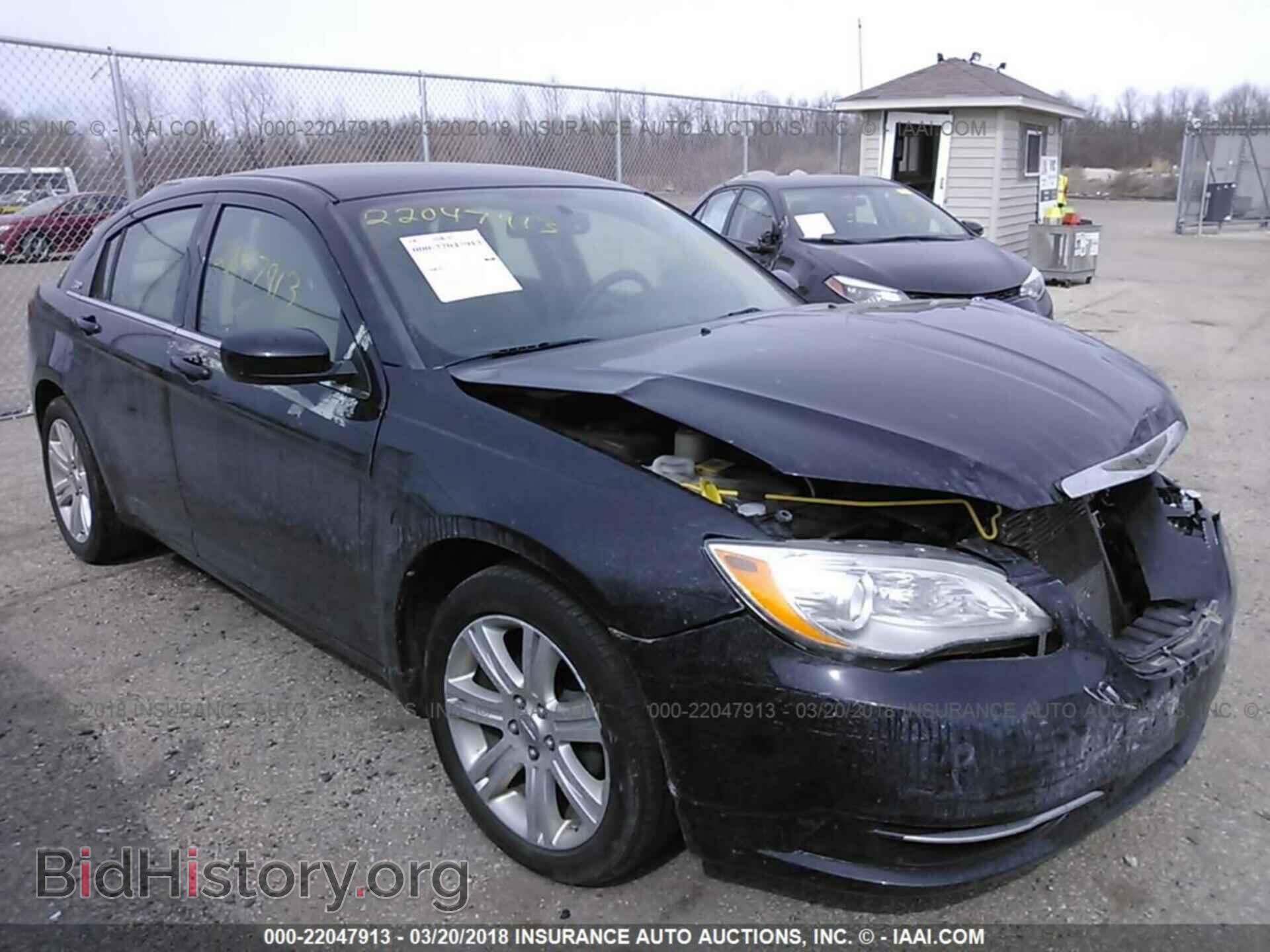 Photo 1C3CCBBB0DN593404 - Chrysler 200 2013