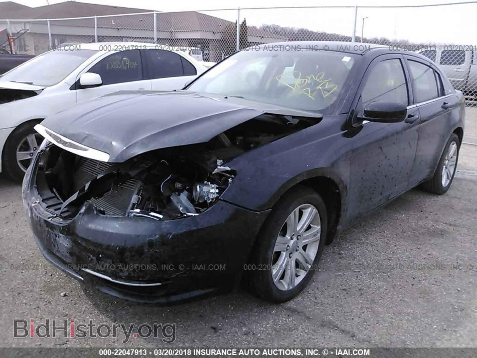 2013 Chrysler 200 - VIN: 1C3CCBBB0DN593404 - Photo 2