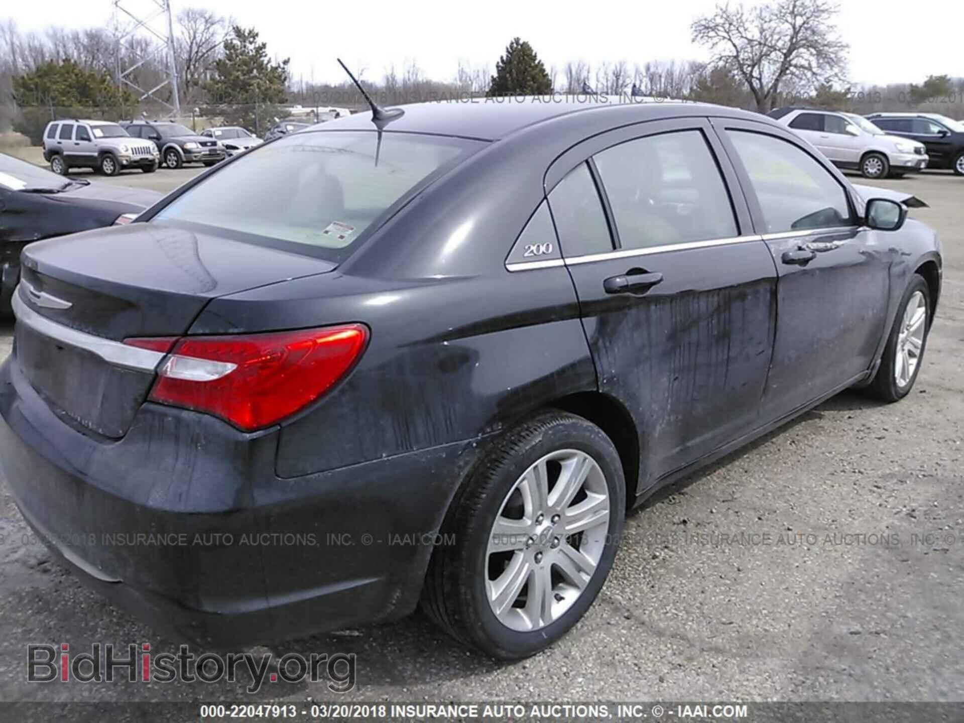 2013 Chrysler 200 - VIN: 1C3CCBBB0DN593404 - Photo 4
