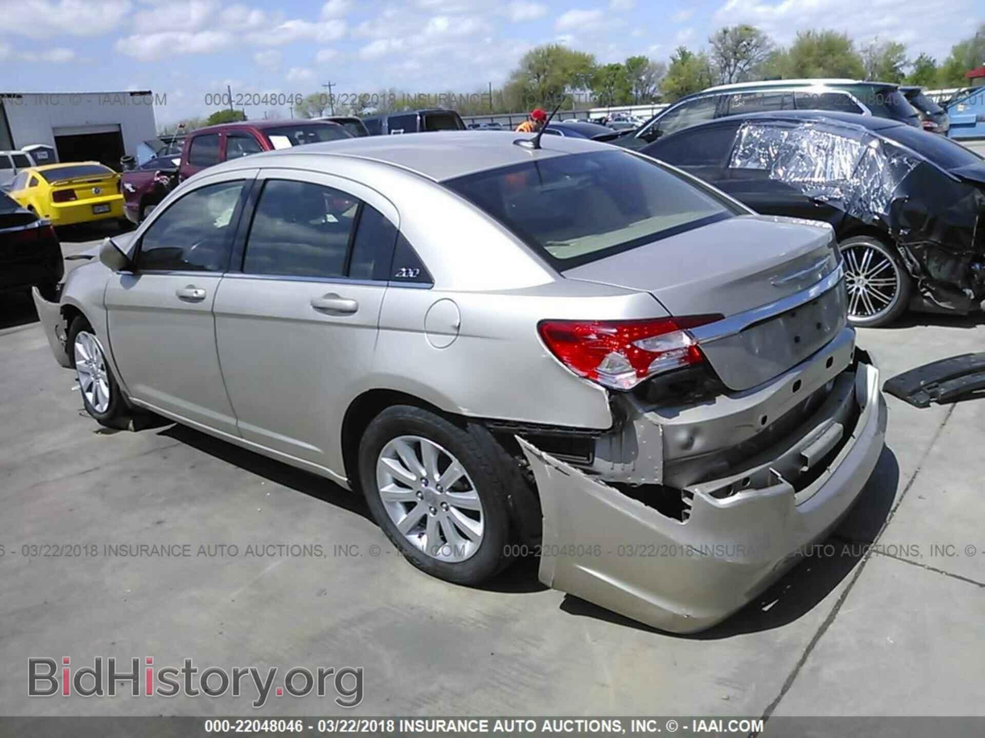 2013 Chrysler 200 - VIN: 1C3CCBBB1DN679529 - Фото 3