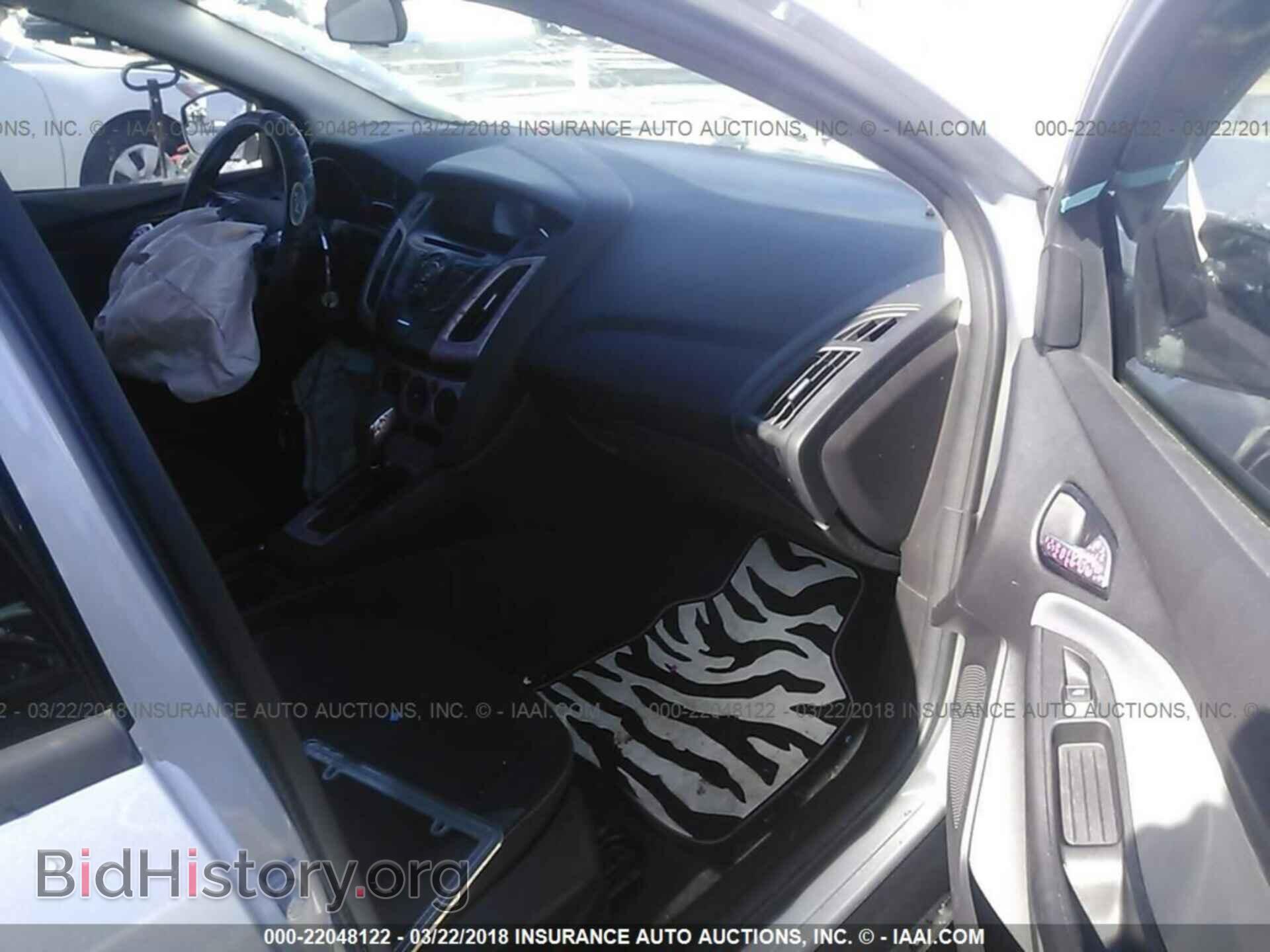 2014 Ford Focus - VIN: 1FADP3F26EL377886 - Photo 5