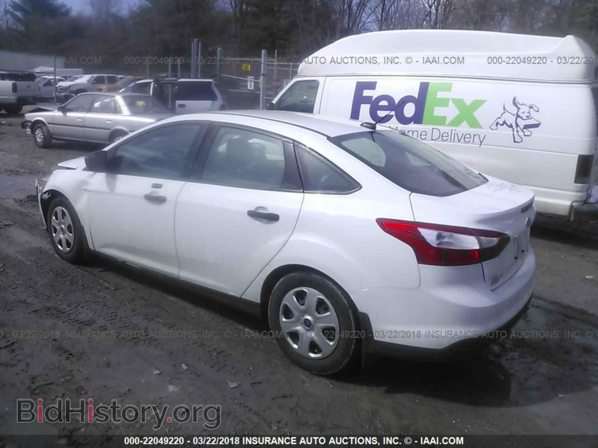 2014 Ford Focus - VIN: 1FADP3E20EL143132 - Photo 3