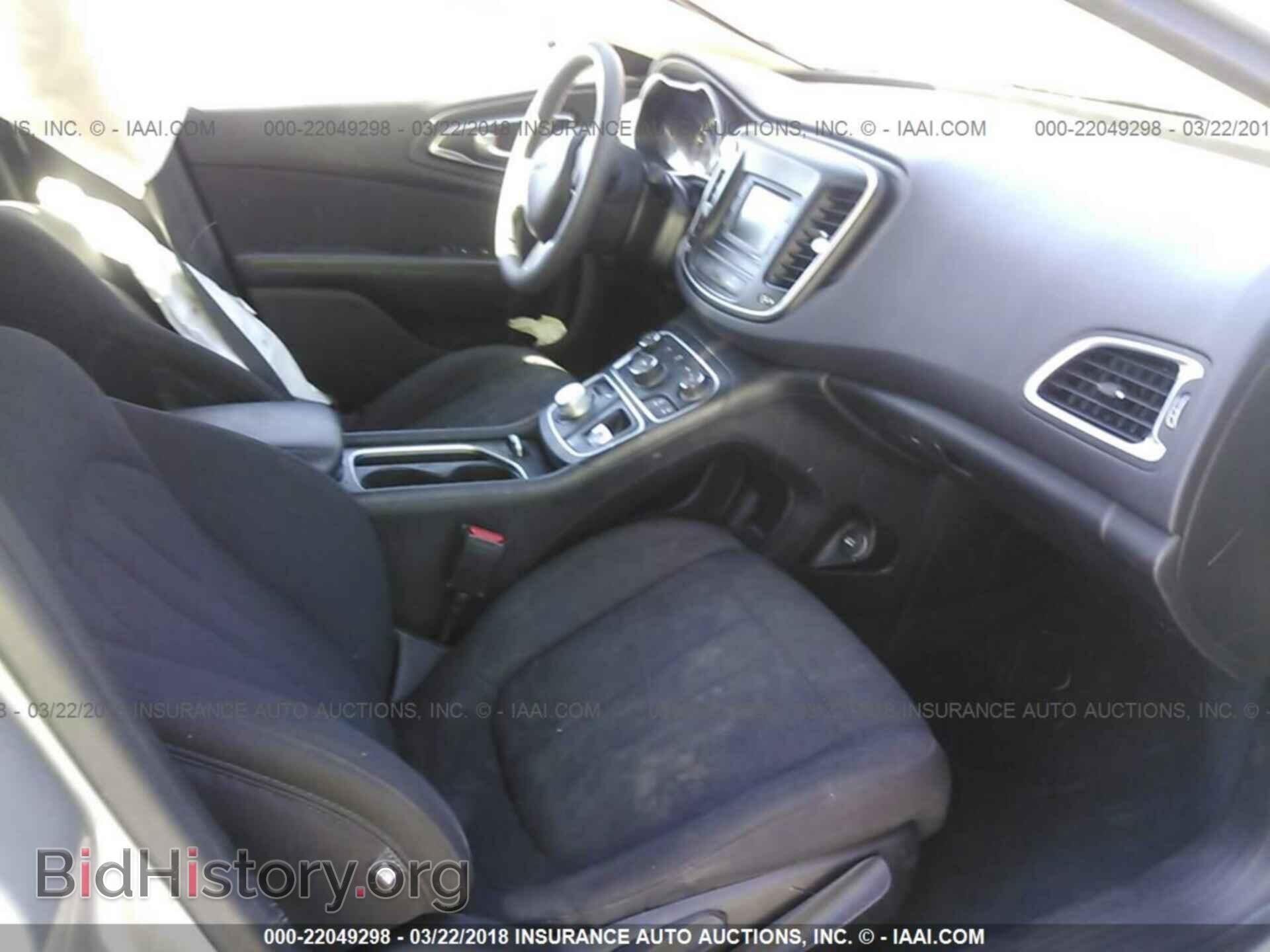 2015 Chrysler 200 - VIN: 1C3CCCAB1FN741294 - Photo 5